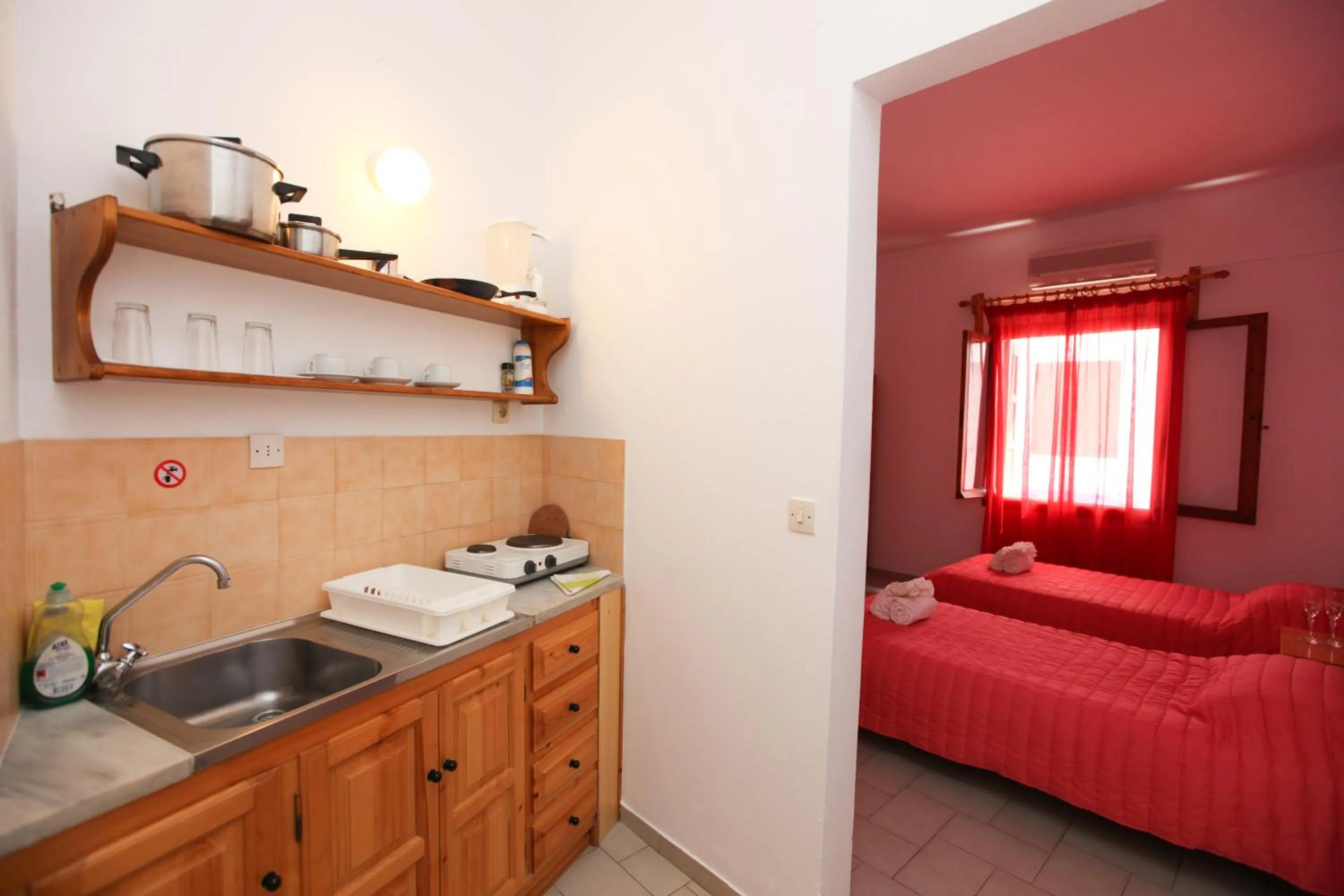 Photo of the whole room, Bed in Skiathos House