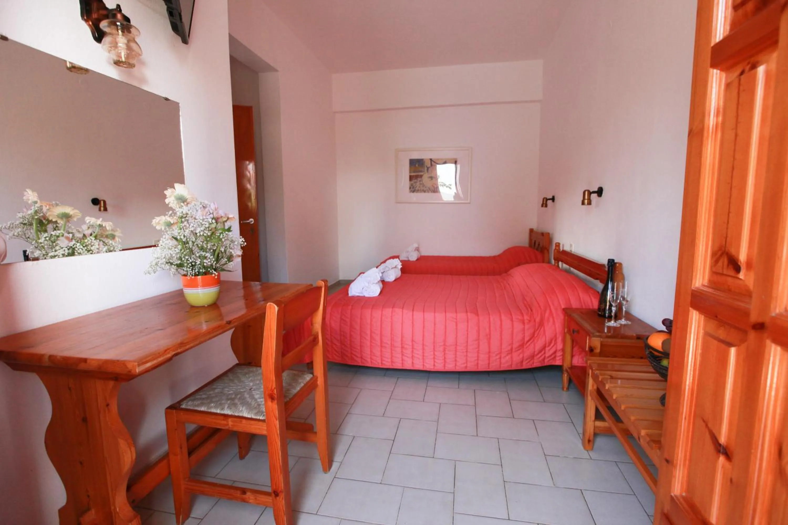 Photo of the whole room, Bed in Skiathos House
