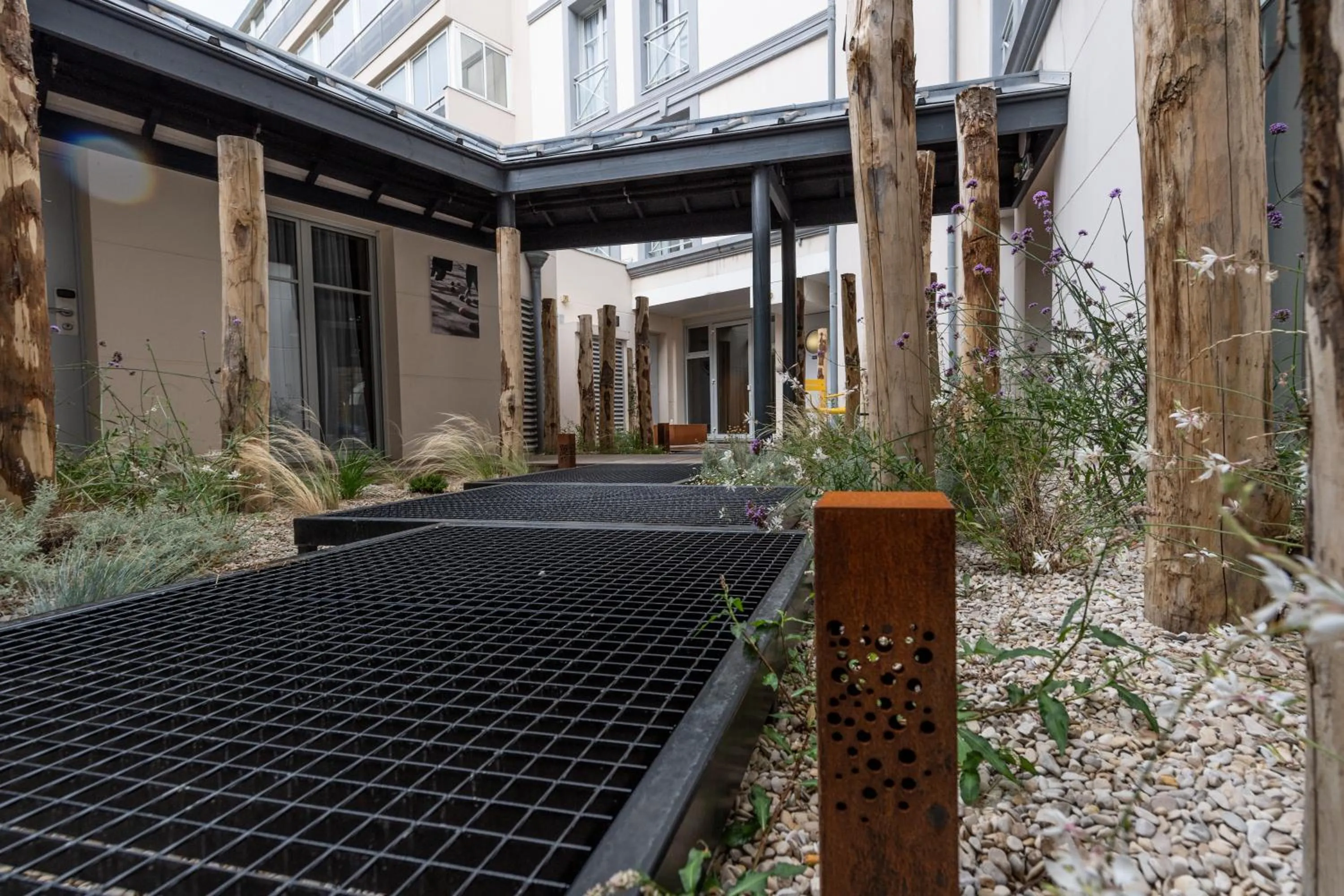 Patio in Mercure St Malo Front de Mer