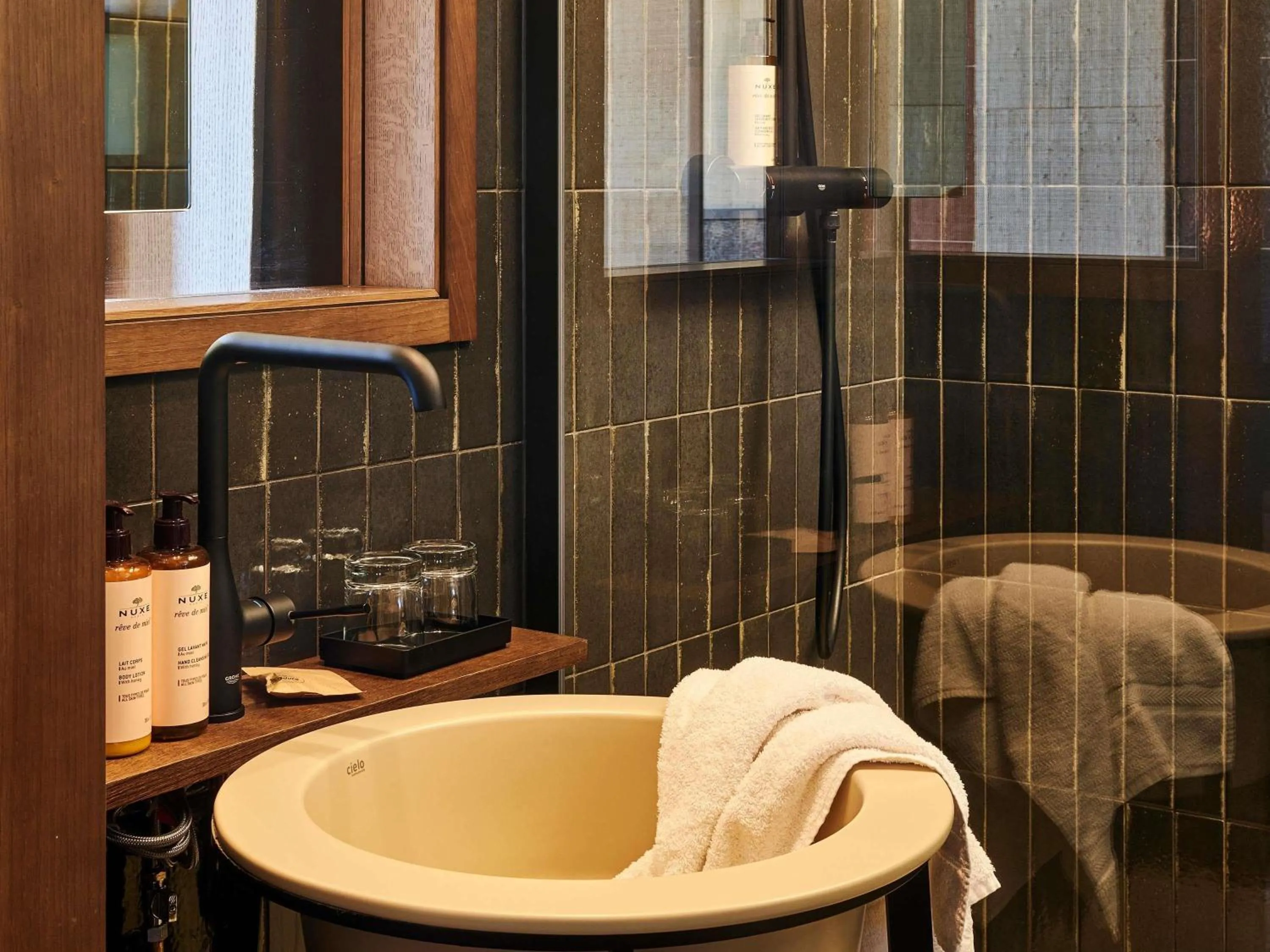 Bedroom in Mercure St Malo Front de Mer