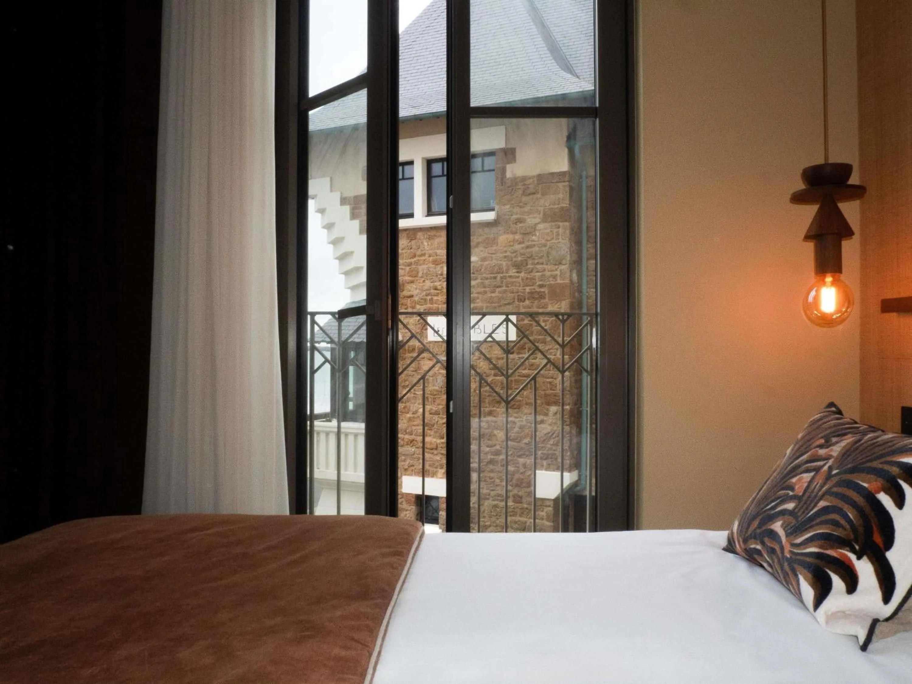 Bedroom, Bed in Mercure St Malo Front de Mer