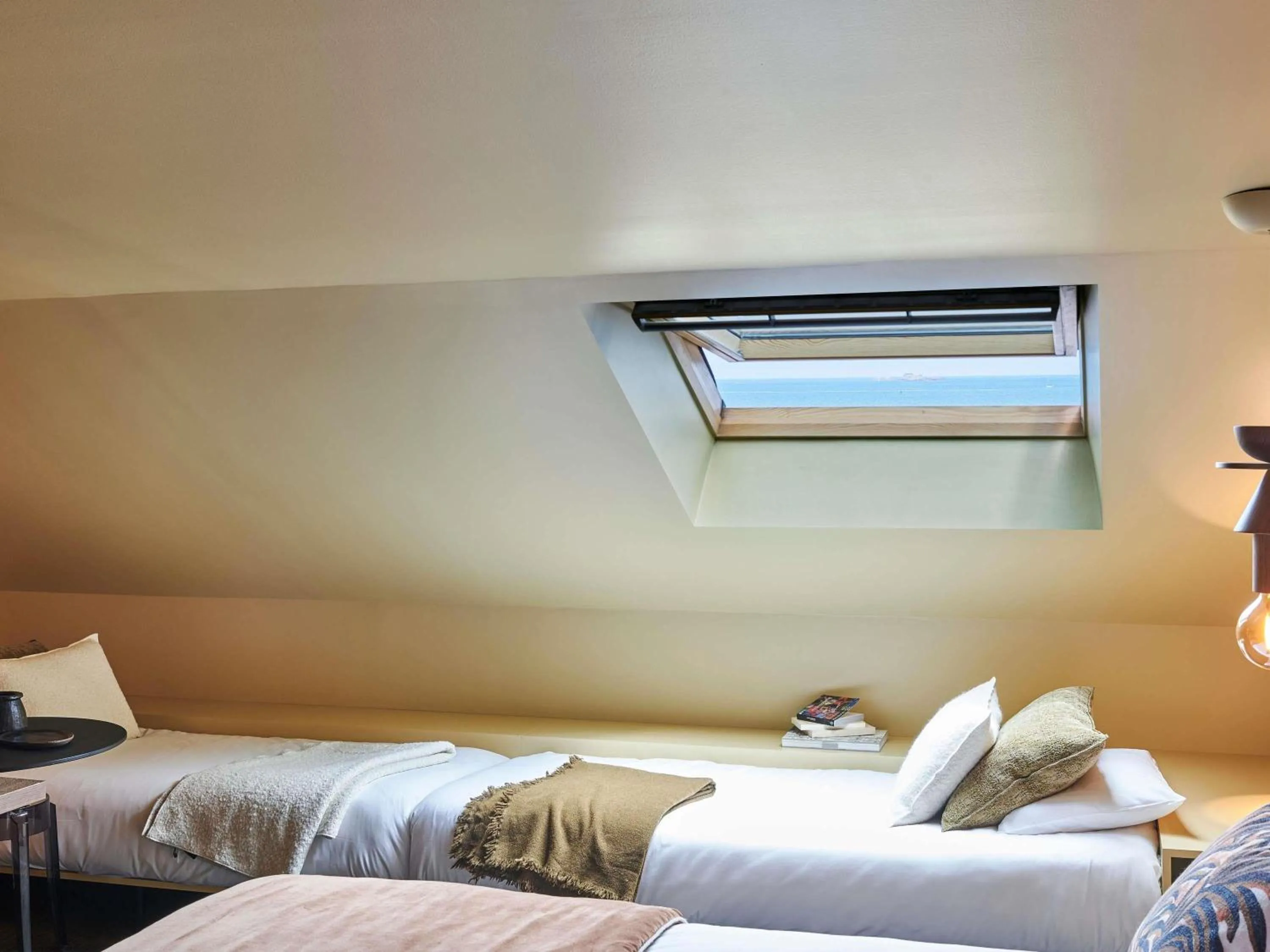 Bedroom, Bed in Mercure St Malo Front de Mer