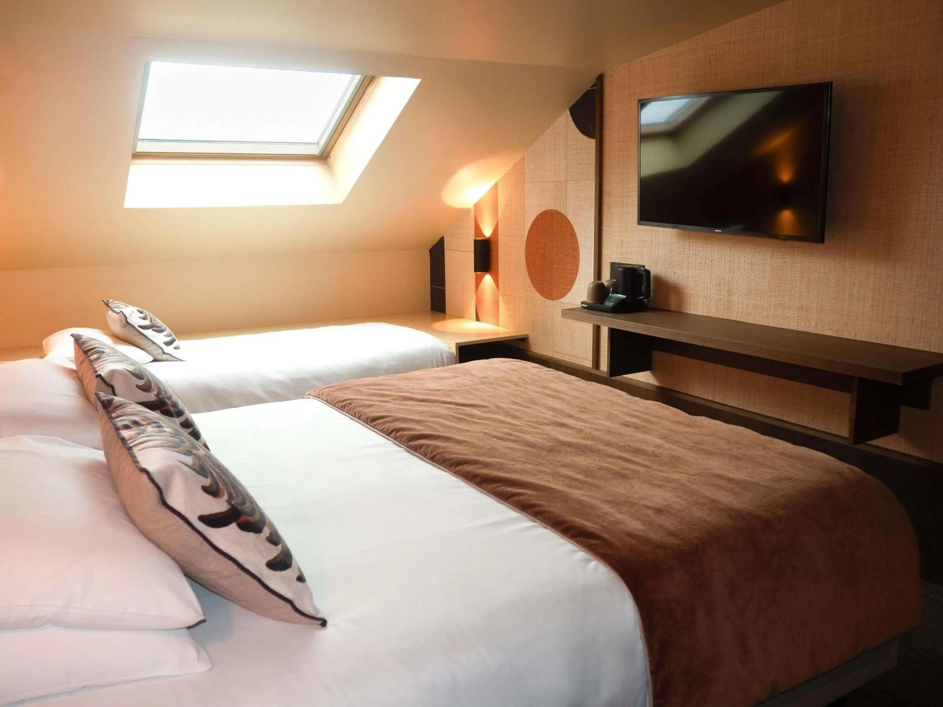 Bedroom, Bed in Mercure St Malo Front de Mer