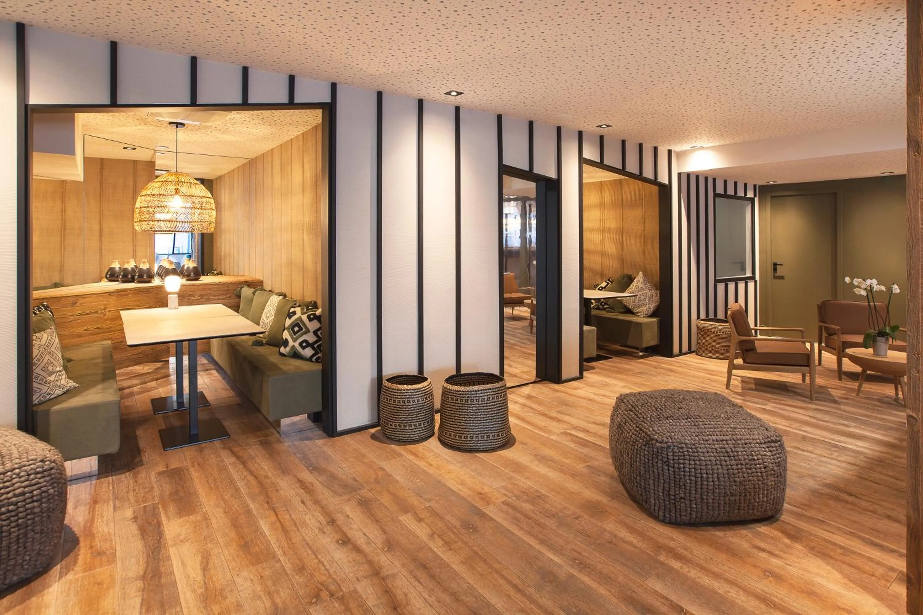 Lobby or reception in Mercure Chambéry Centre