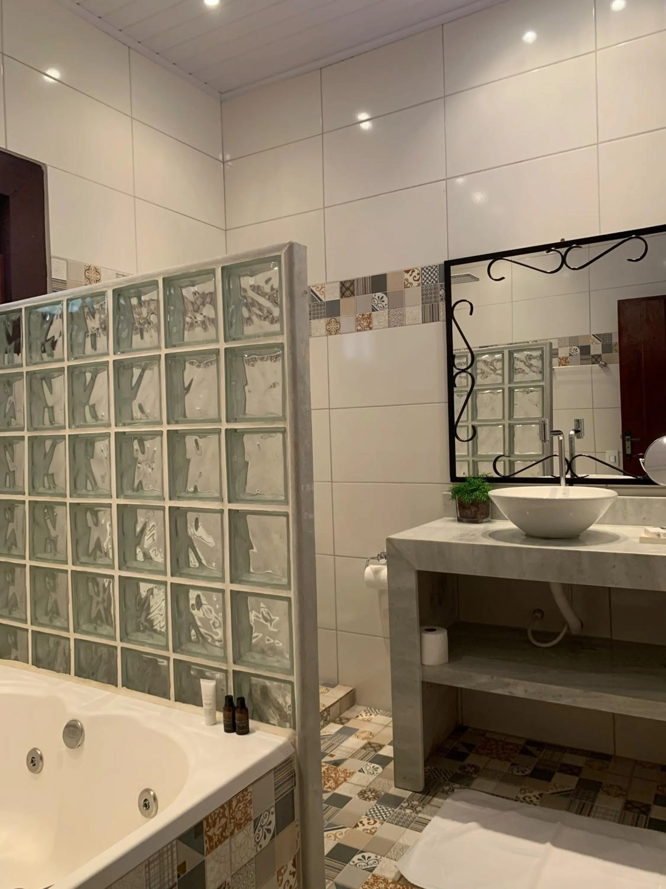 Bathroom in Estalagem Alter Real