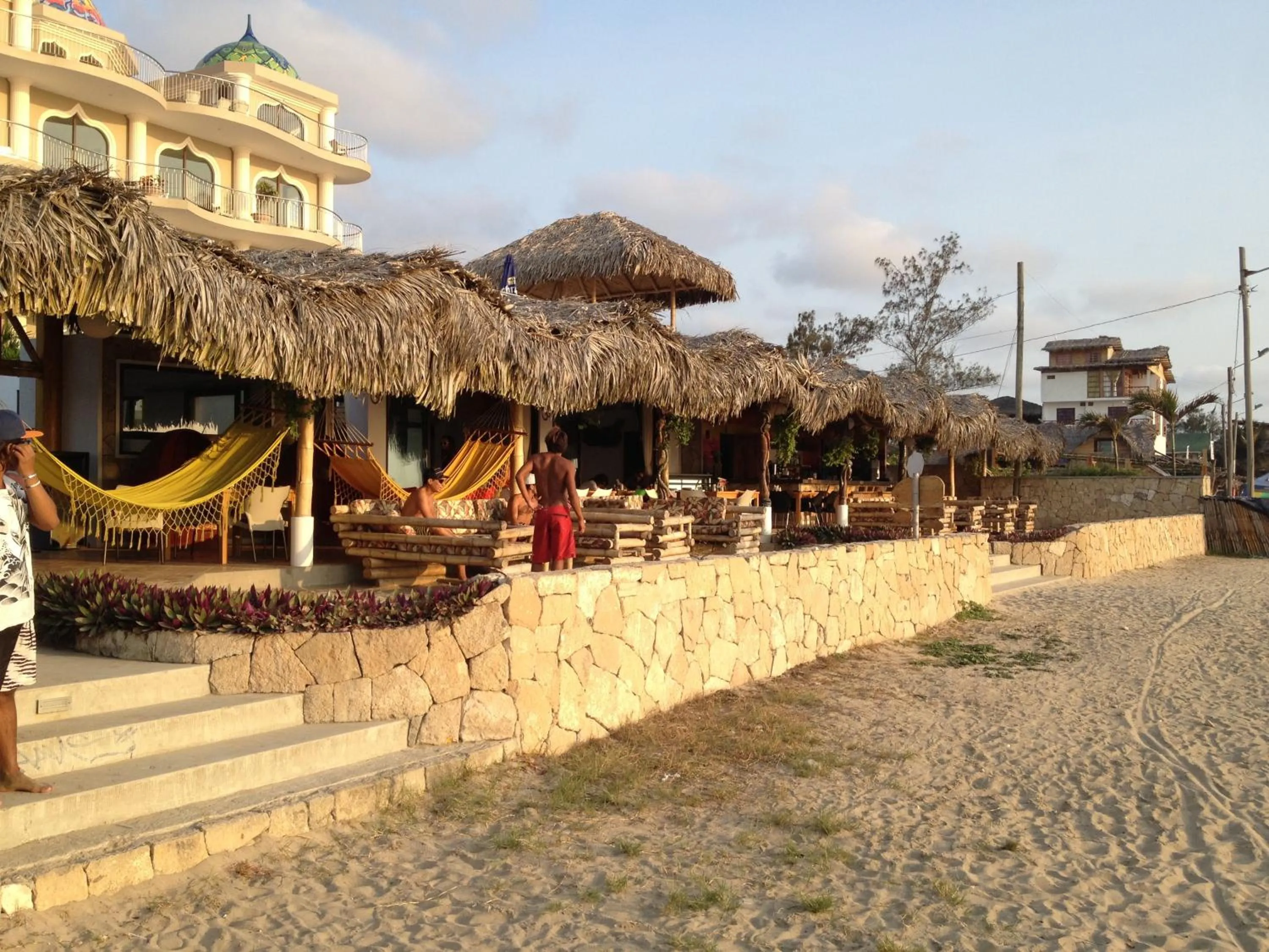 Restaurant/places to eat in Dharma Beach