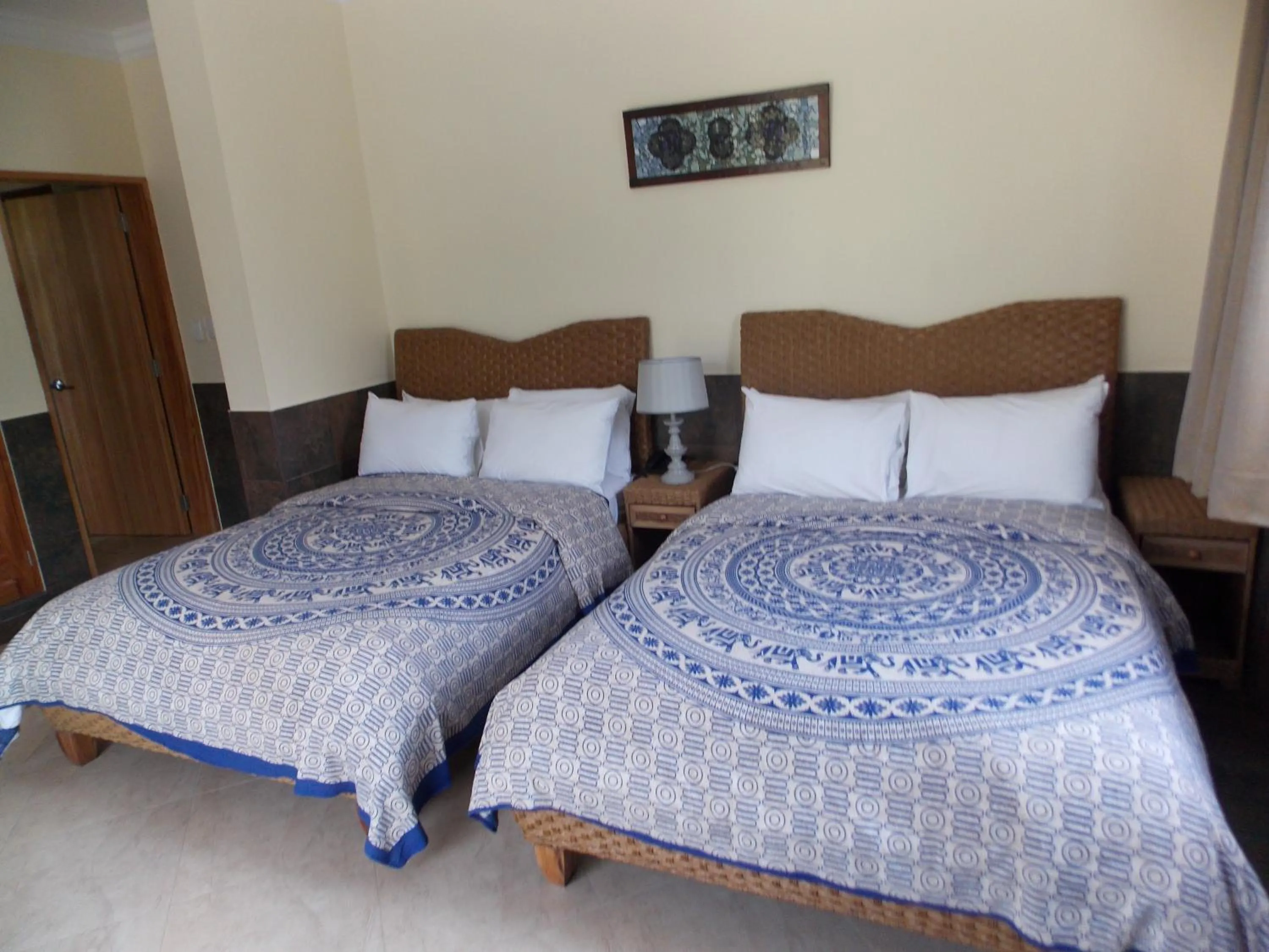 Photo of the whole room, Bed in Dharma Beach