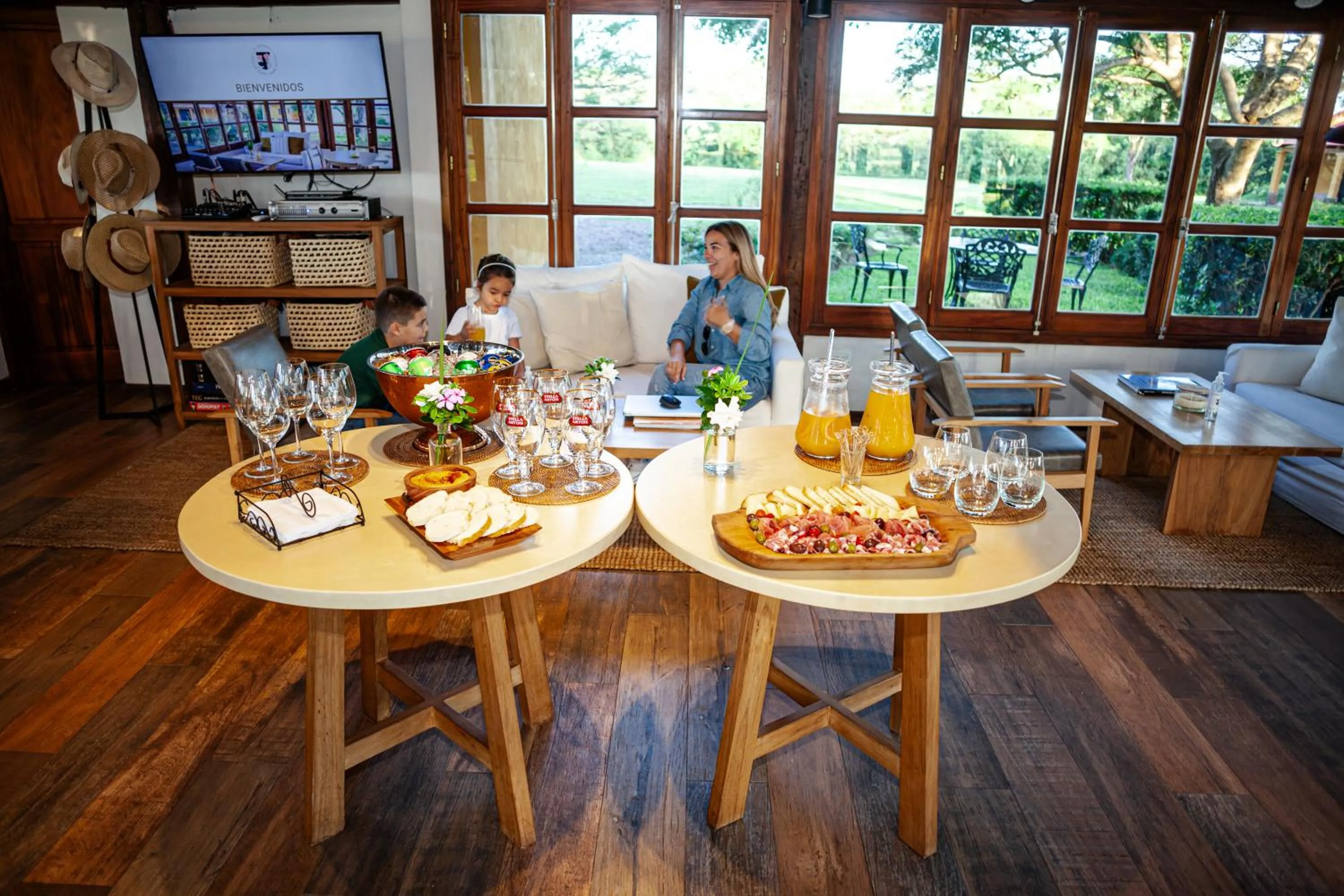 Restaurant/places to eat in El Tránsito Hotel Boutique