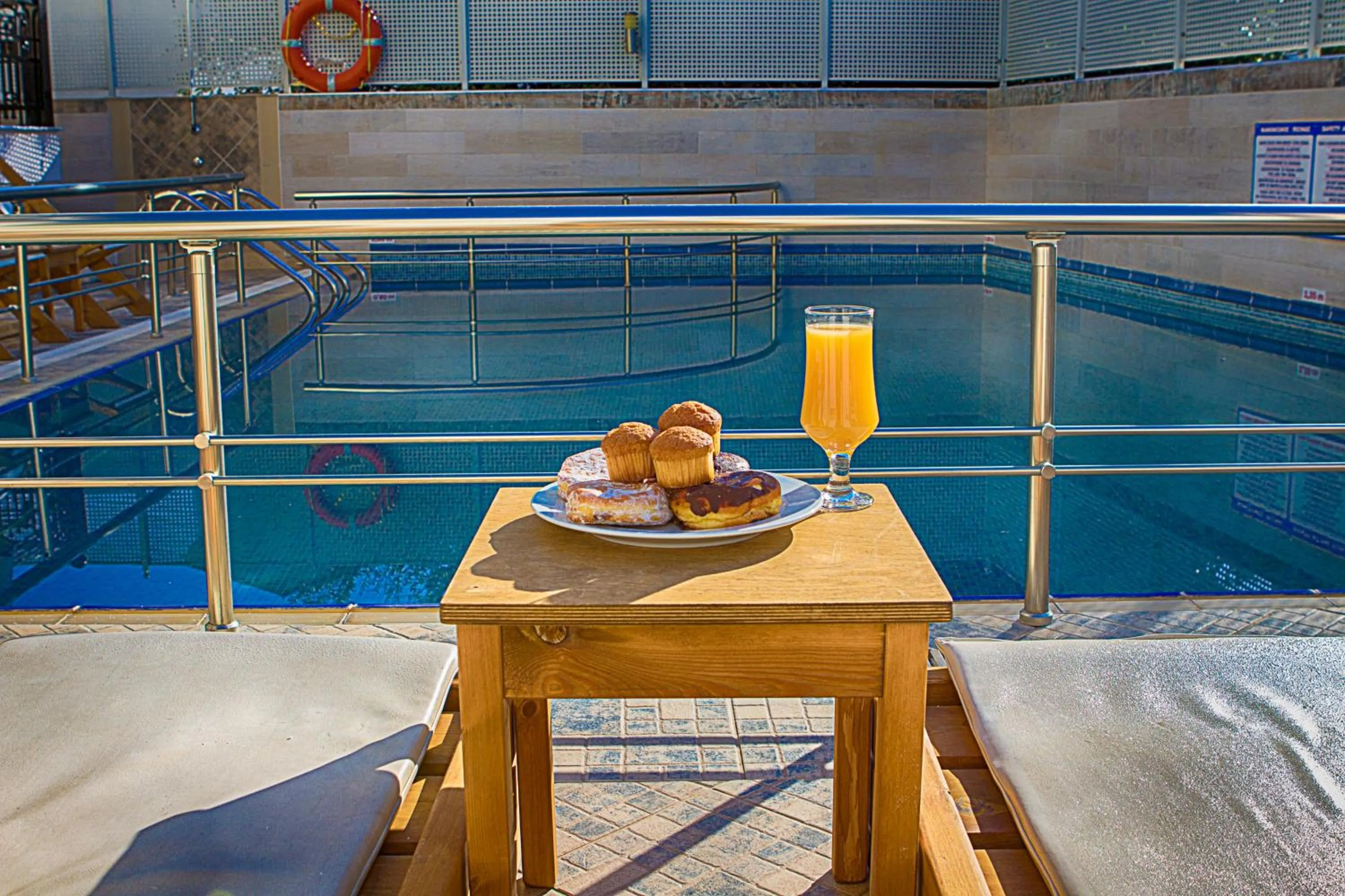 Food and drinks in Anthena Studios