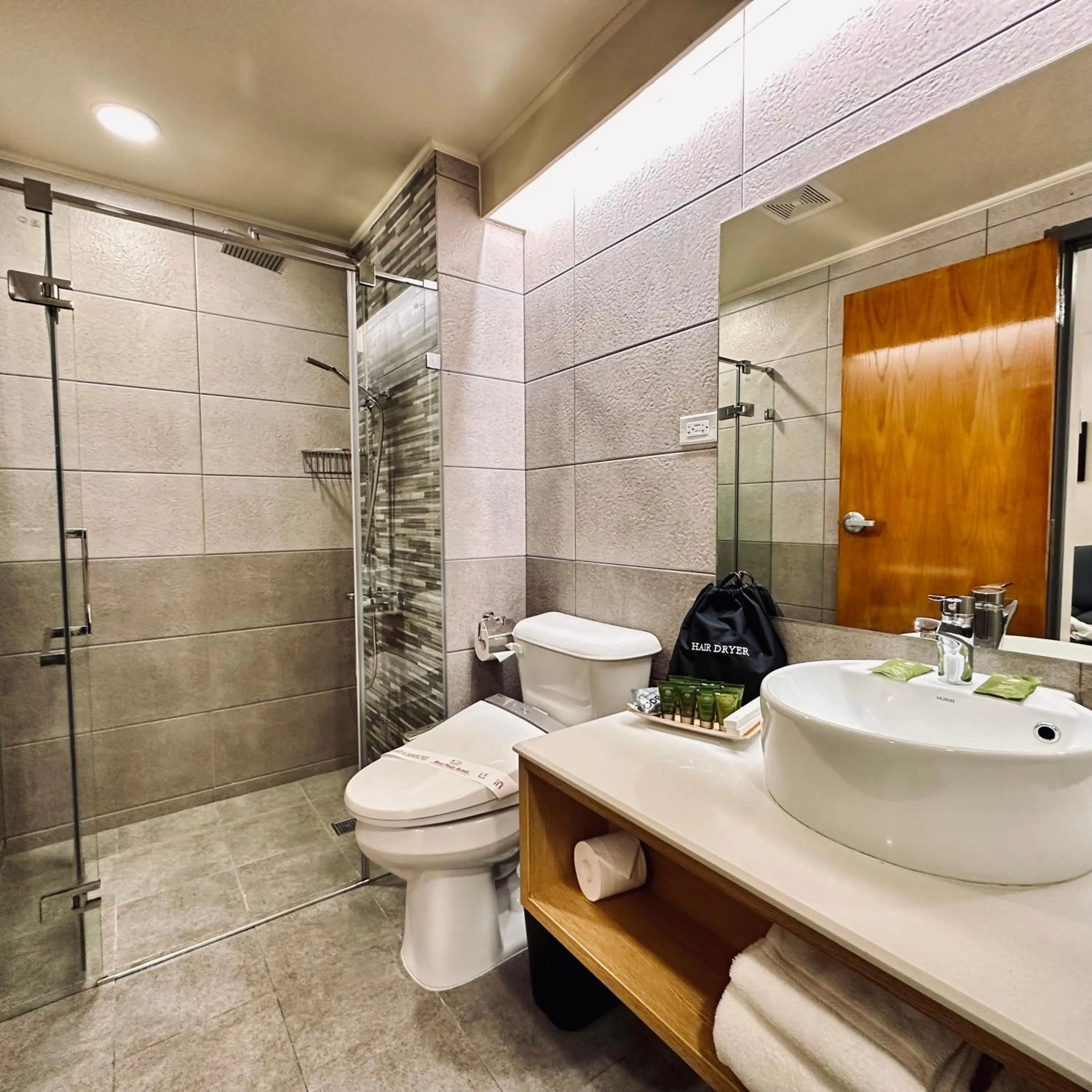 West Plaza Hotel at Lebuu Street