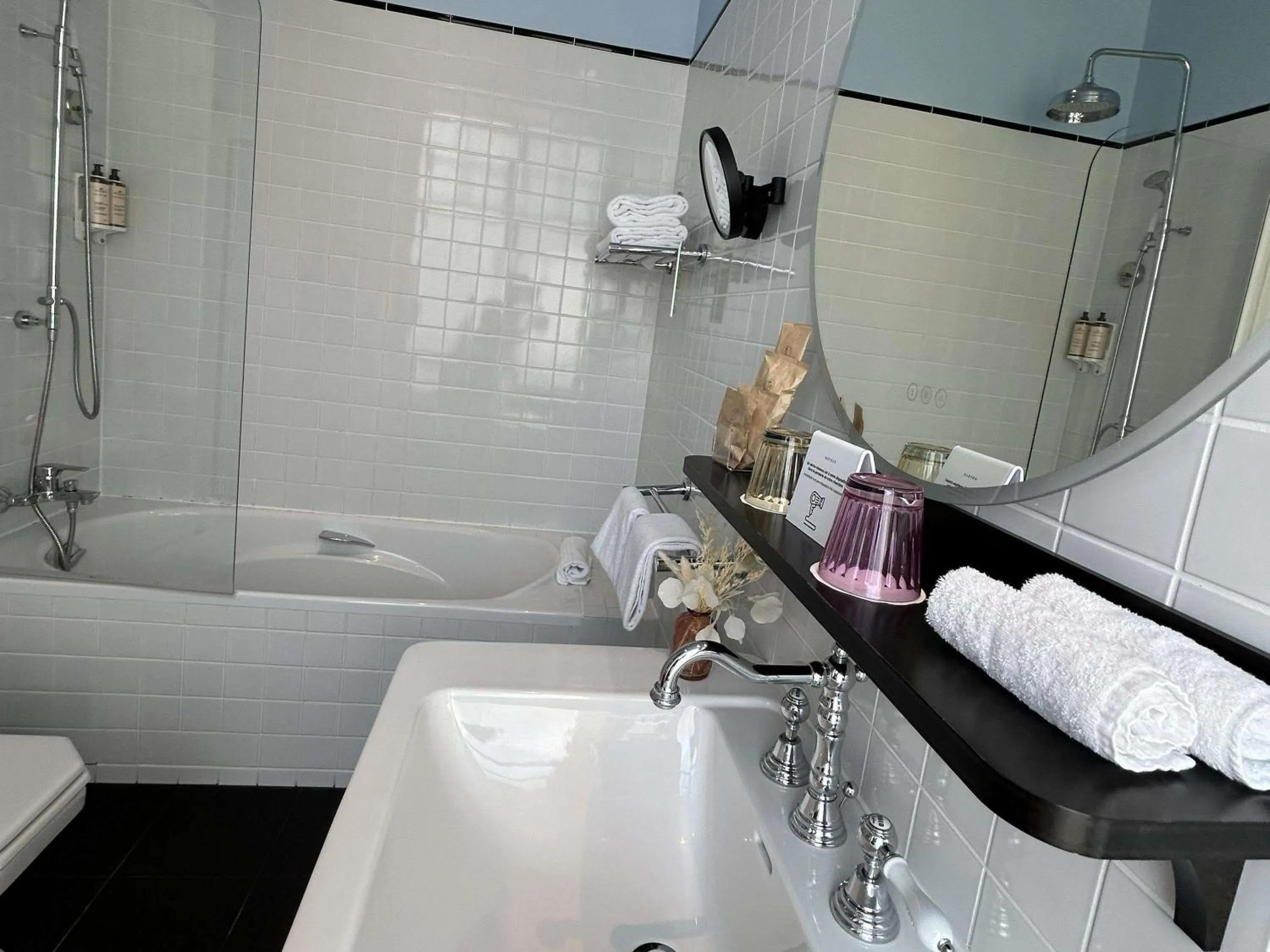 Bedroom in Hotel Plaza Biarritz Plage - Handwritten Collection