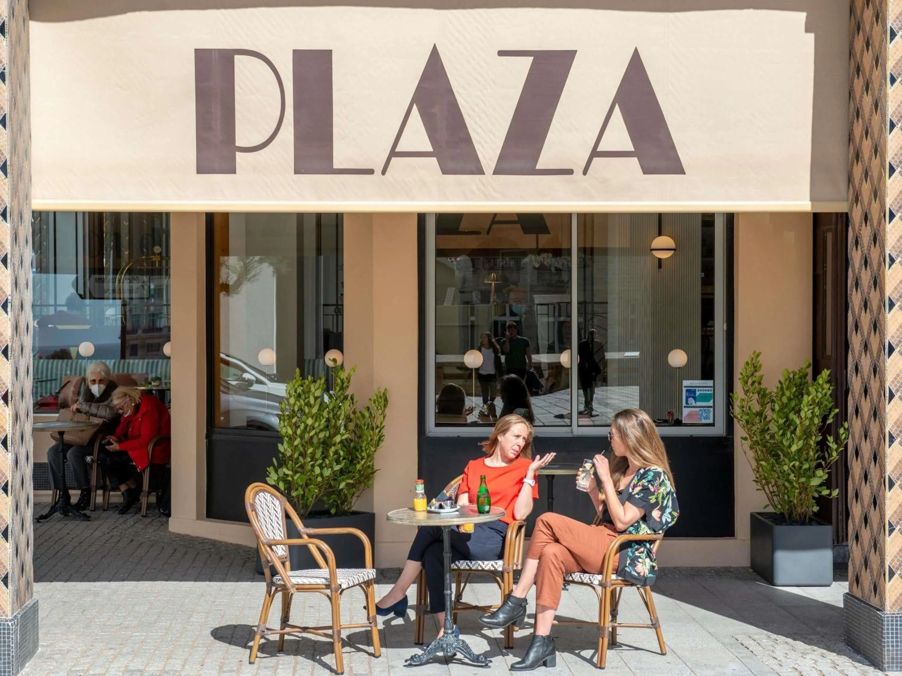 Lounge or bar in Hotel Plaza Biarritz Plage - Handwritten Collection