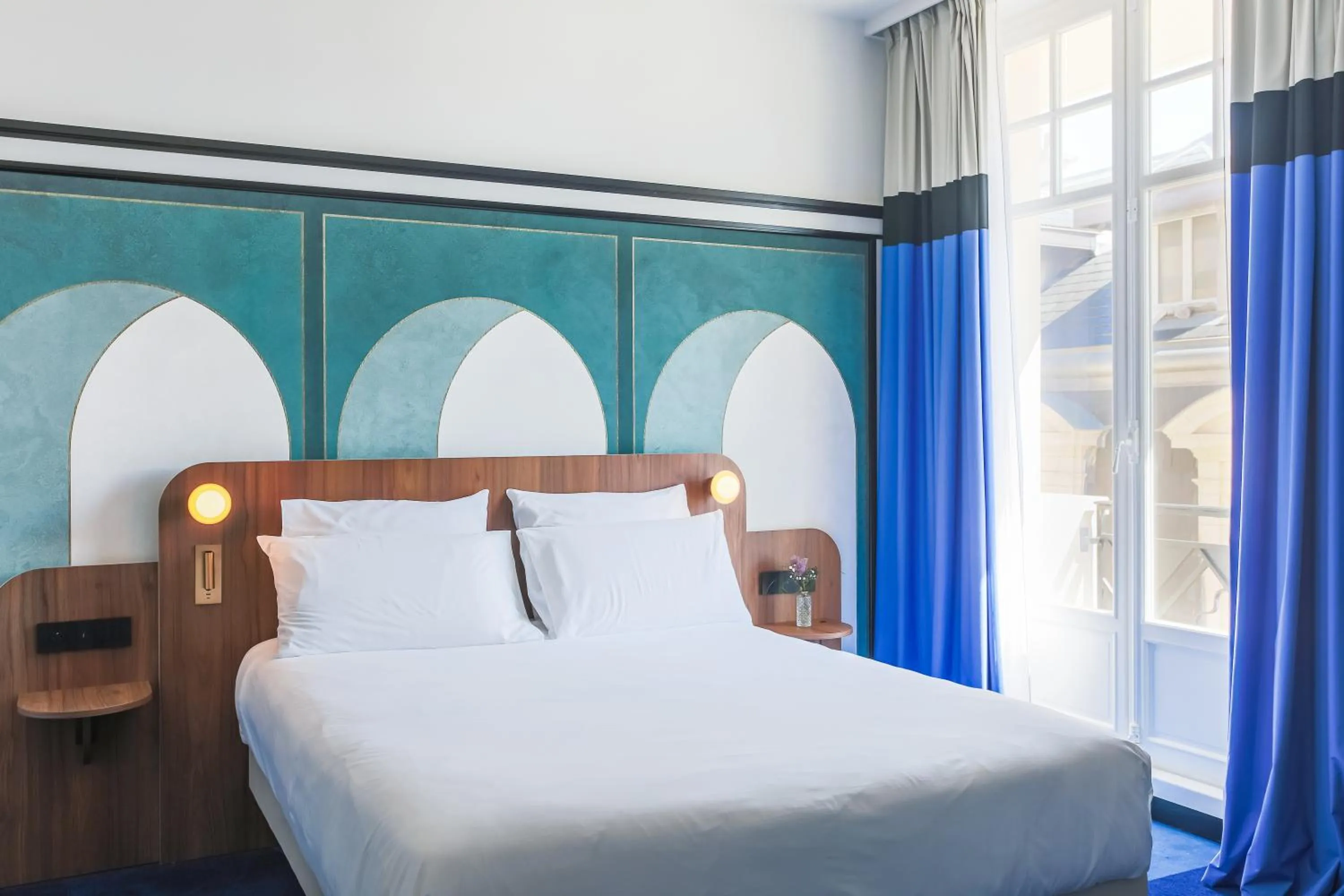 Bedroom, Bed in Hotel Plaza Biarritz Plage - Handwritten Collection