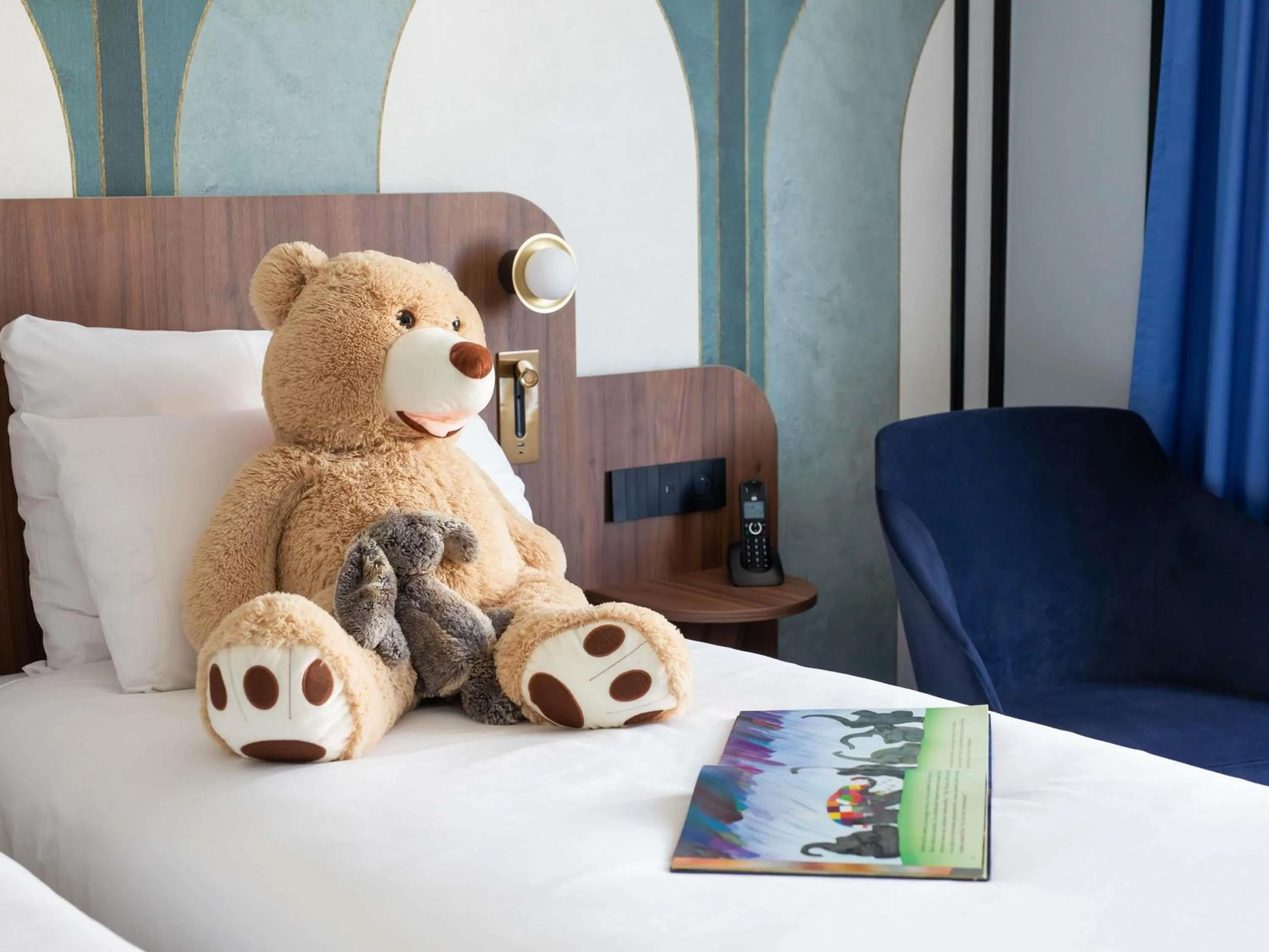 Bedroom, Bed in Hotel Plaza Biarritz Plage - Handwritten Collection