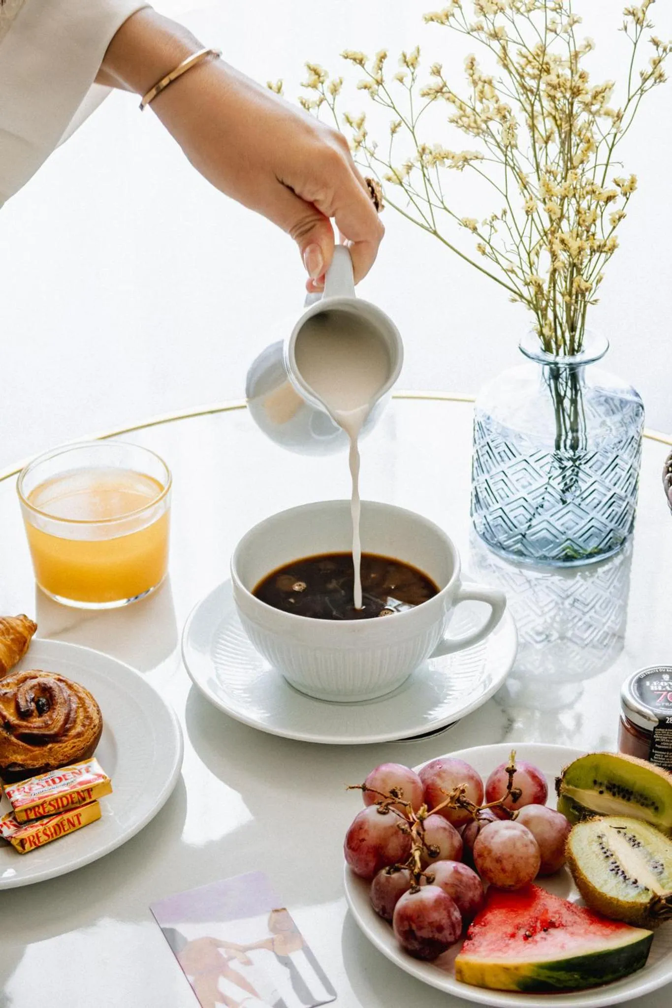 Breakfast in Hotel Plaza Biarritz Plage - Handwritten Collection