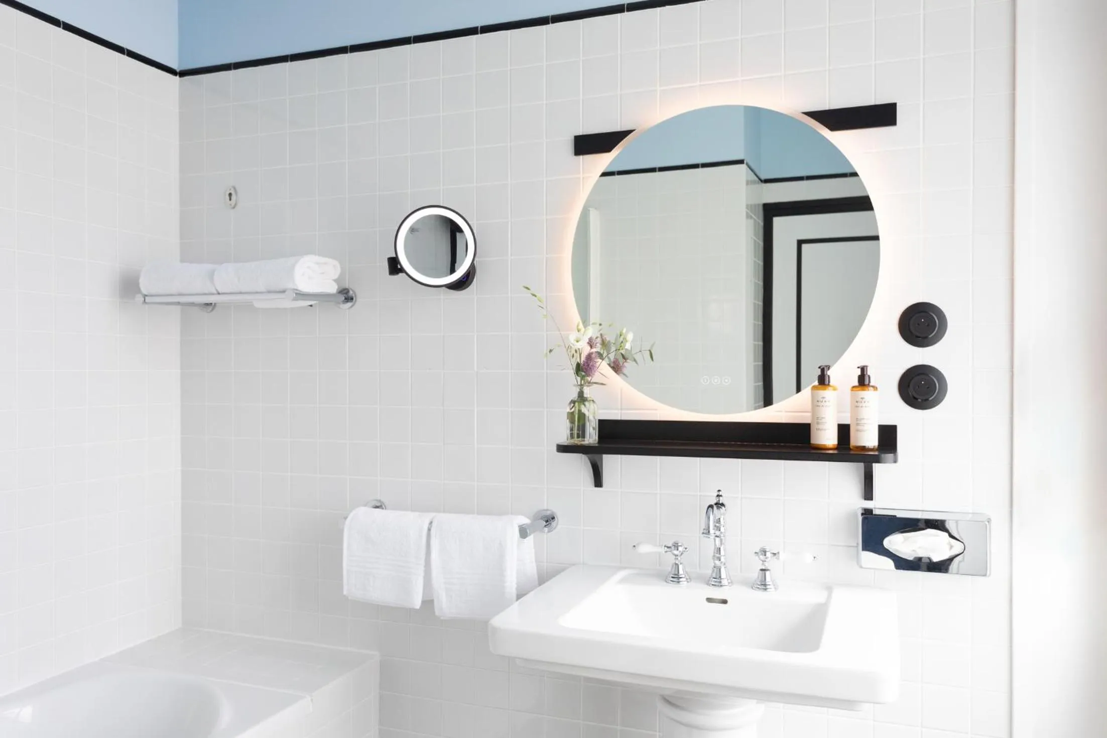 Bathroom in Hotel Plaza Biarritz Plage - Handwritten Collection