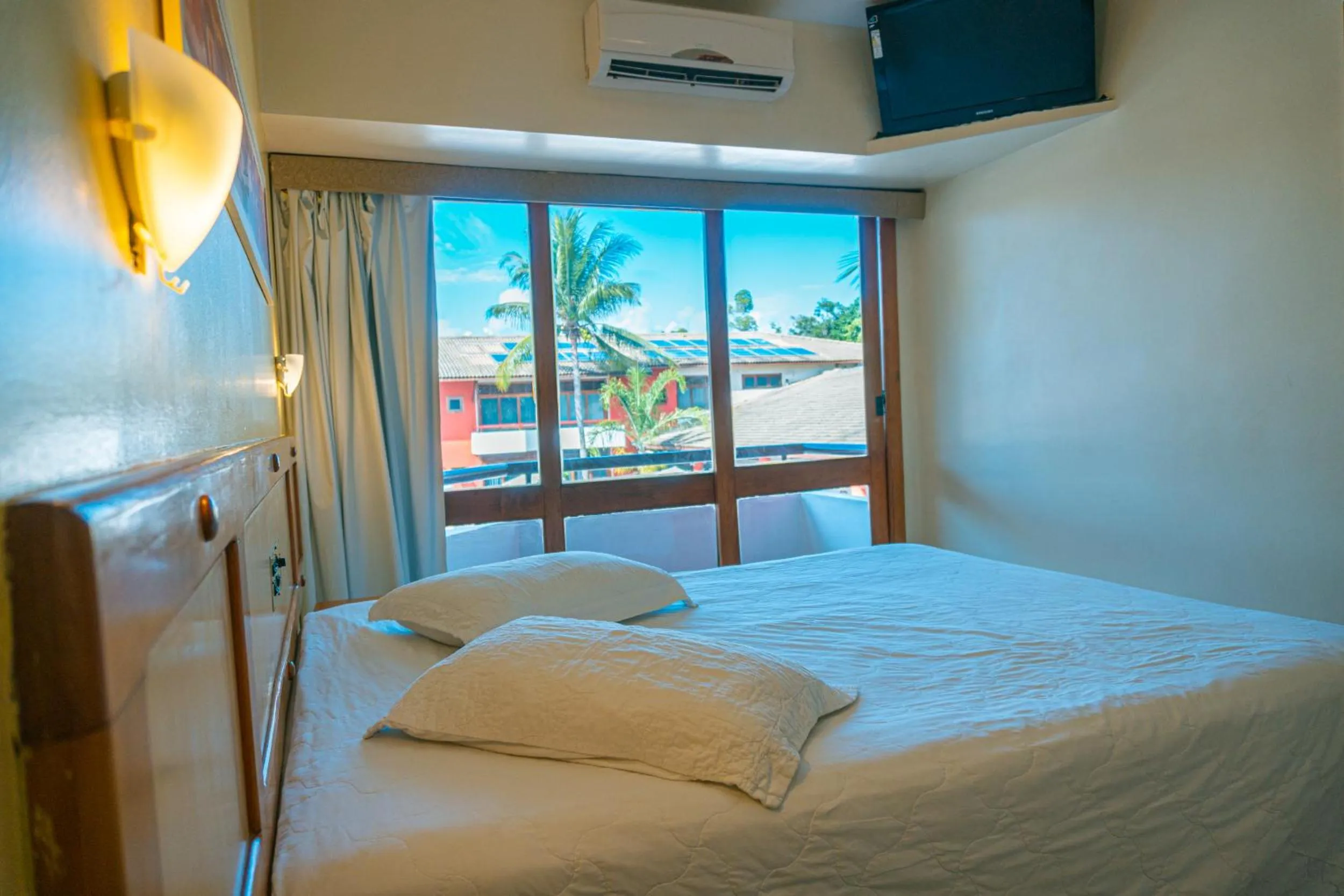 Bed in Porto das Naus Praia Hotel