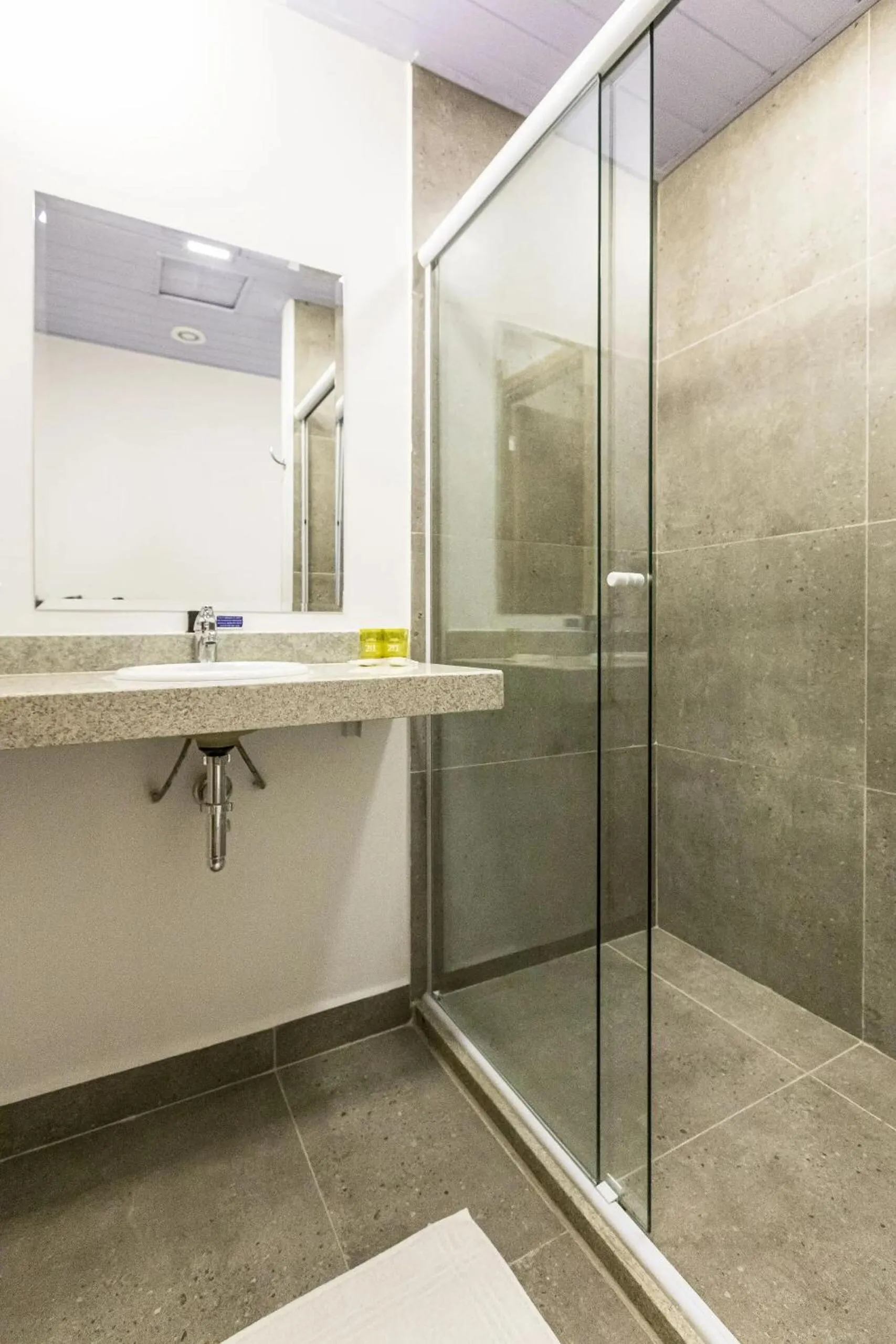 Shower in Graal Inn Mairiporã