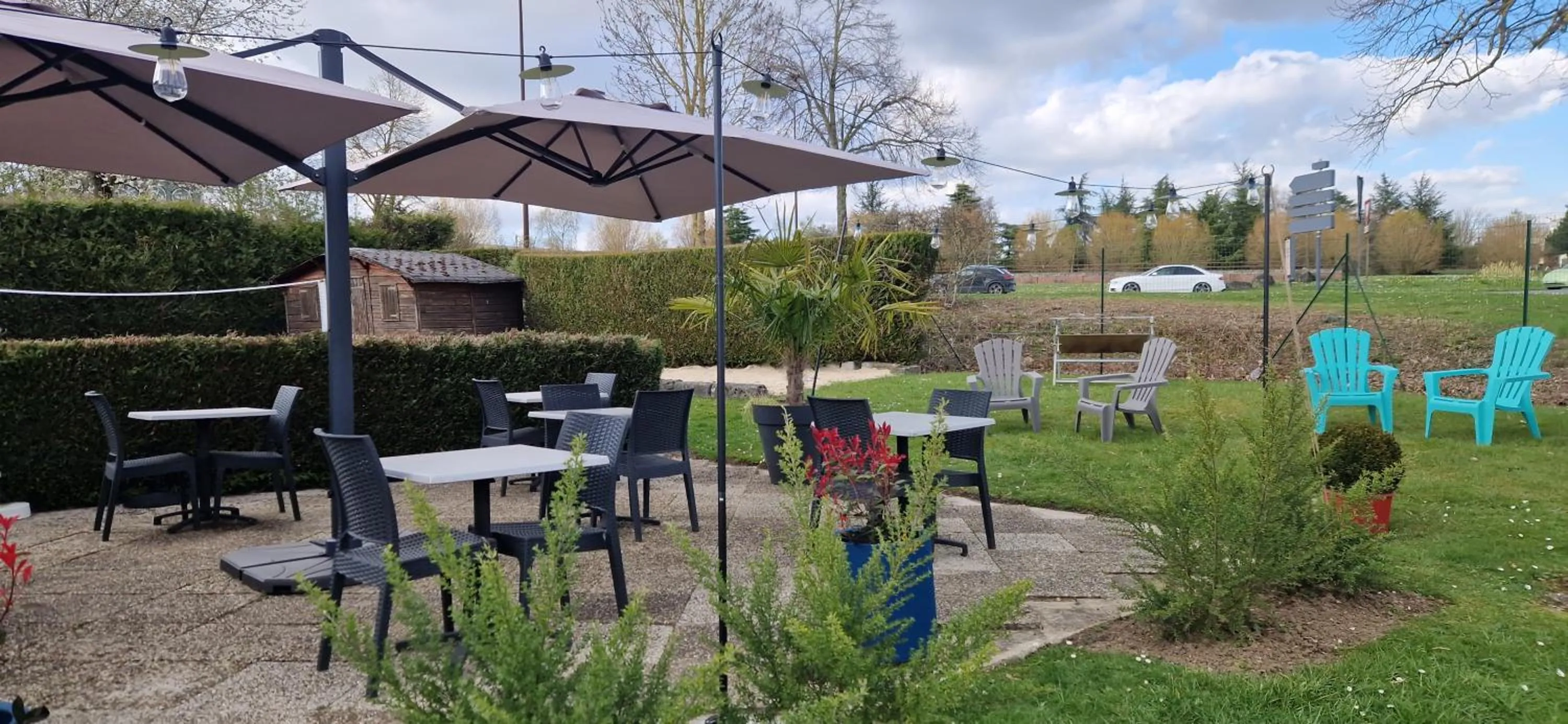 Patio in Campanile Saint Quentin