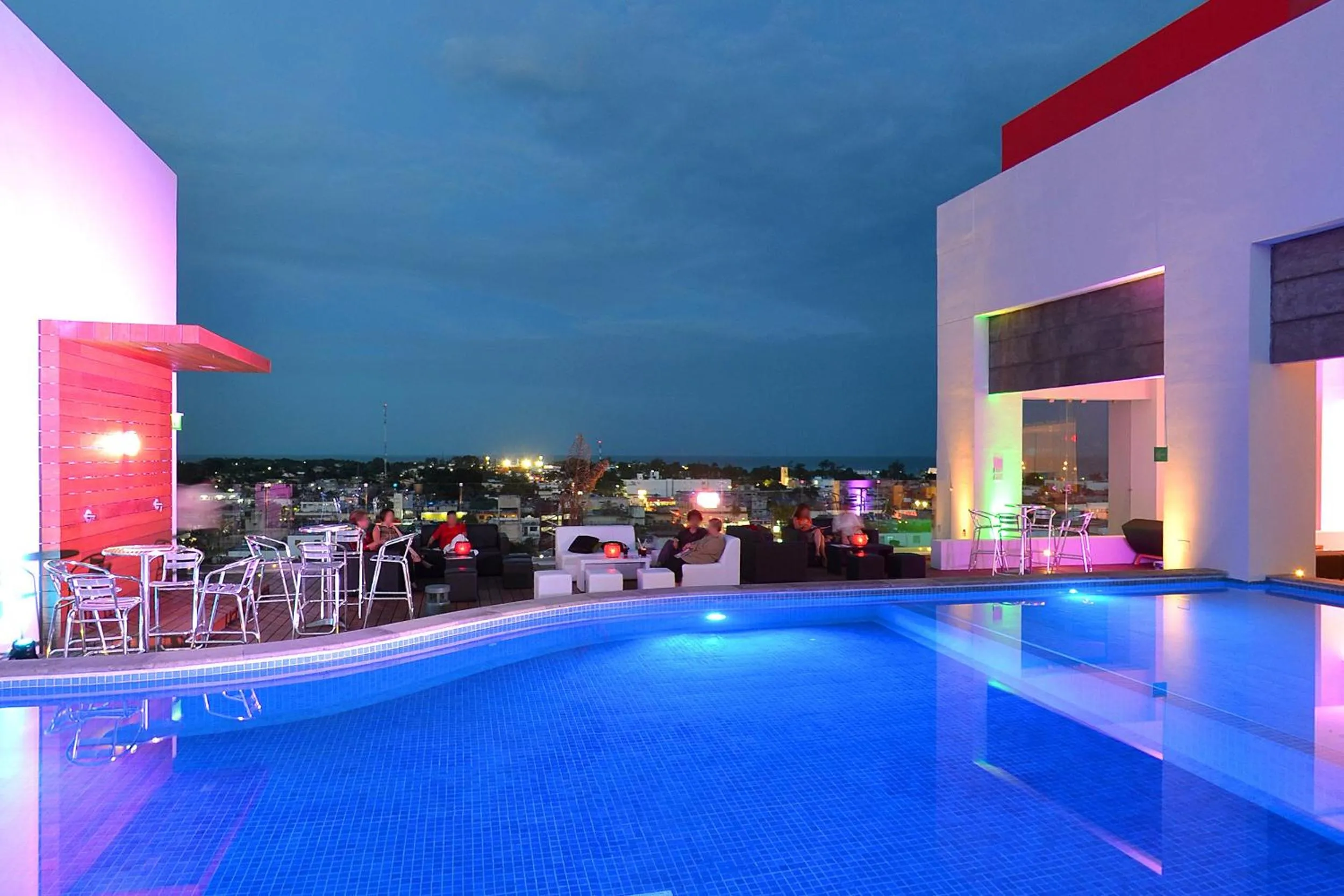 Swimming pool in Fiesta Inn Chetumal