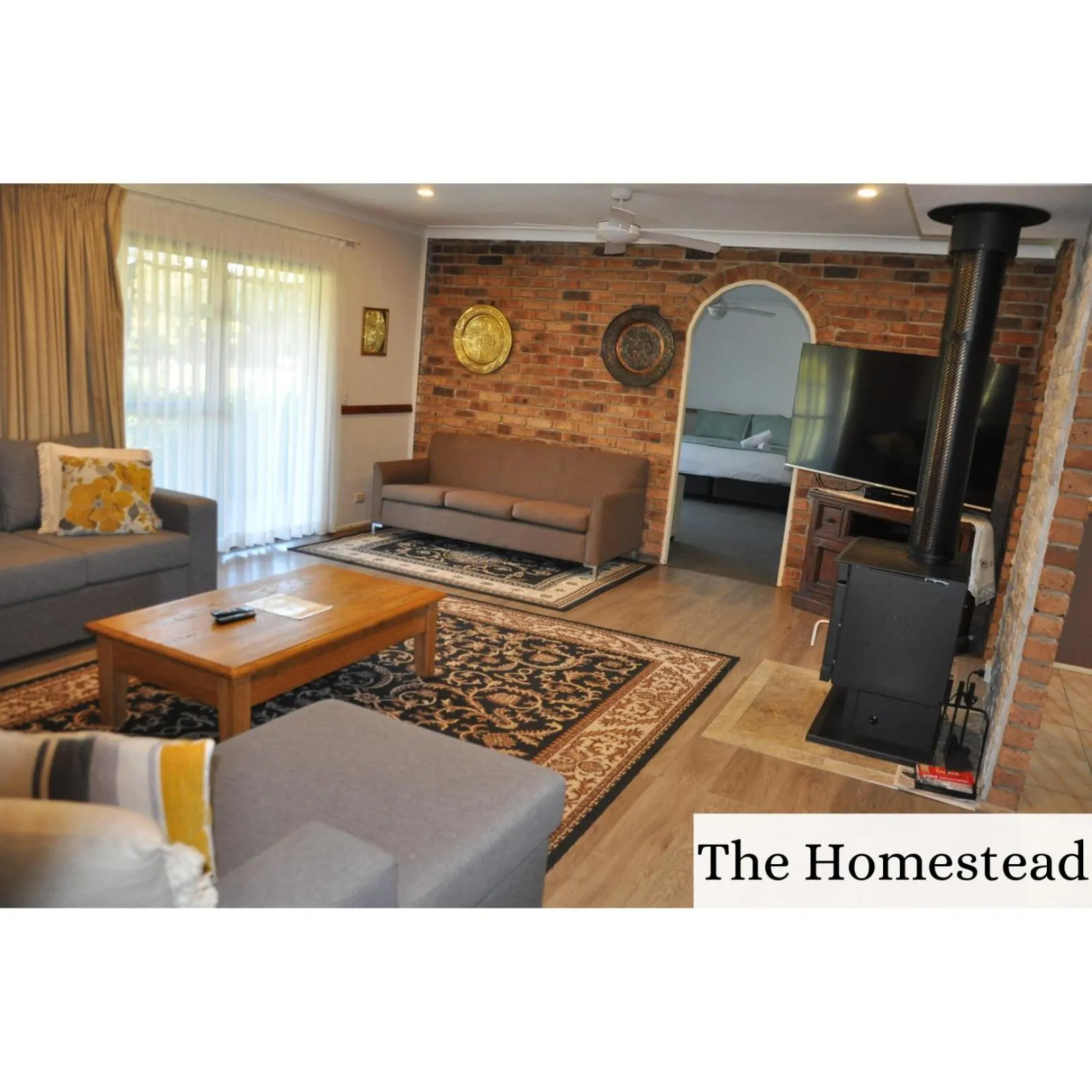 TV and multimedia in Woolshed Hill Estate