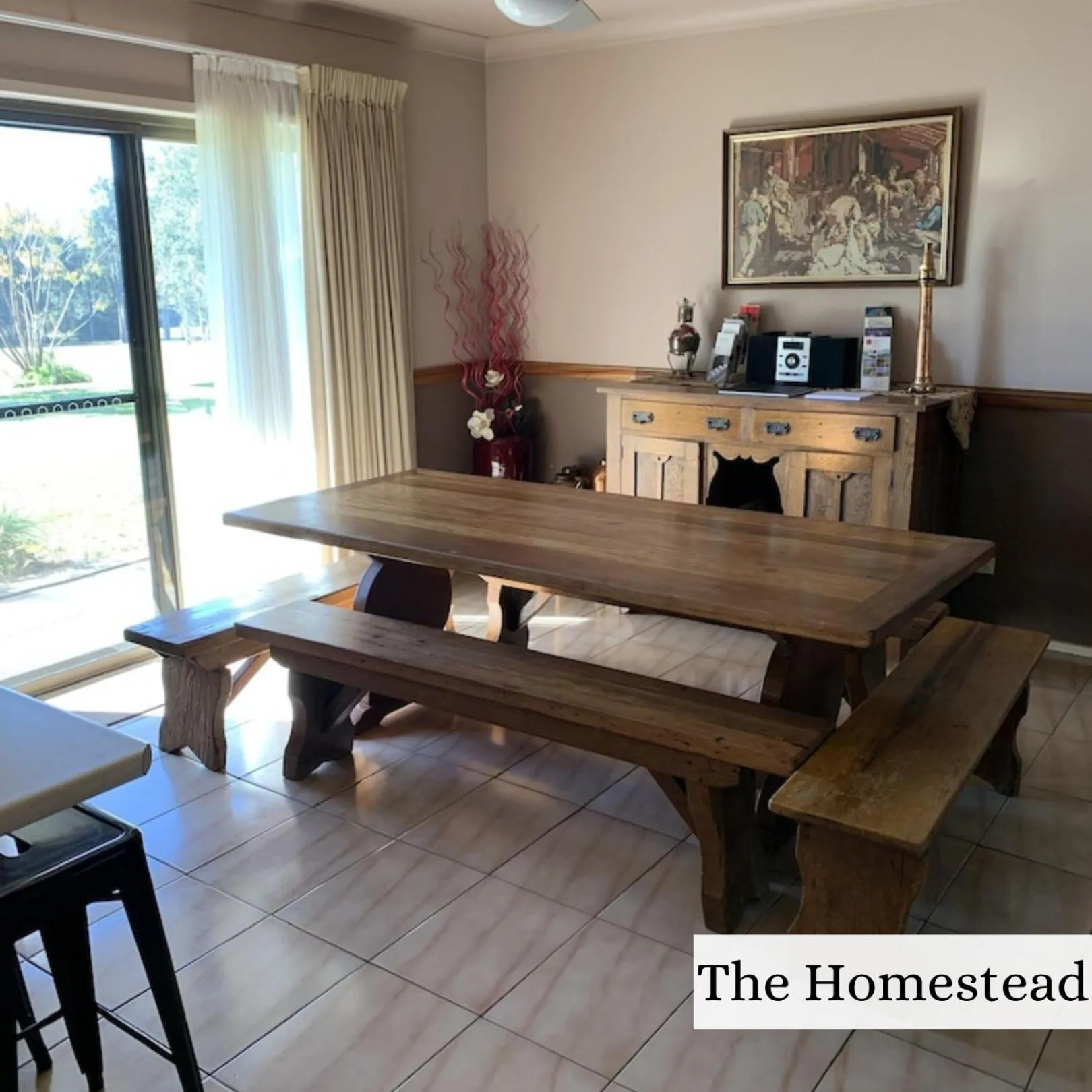 Dining area in Woolshed Hill Estate