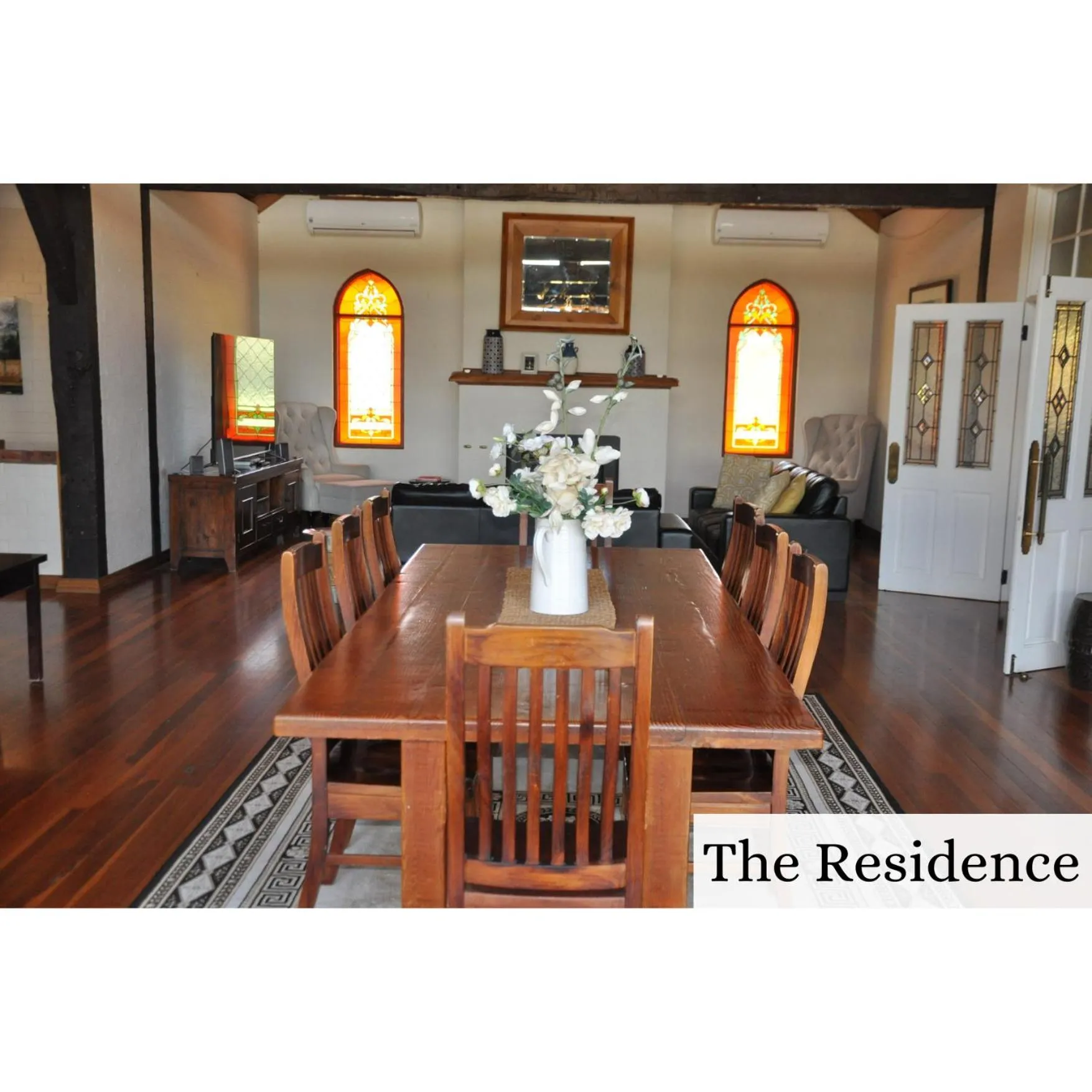 Communal lounge/ TV room in Woolshed Hill Estate