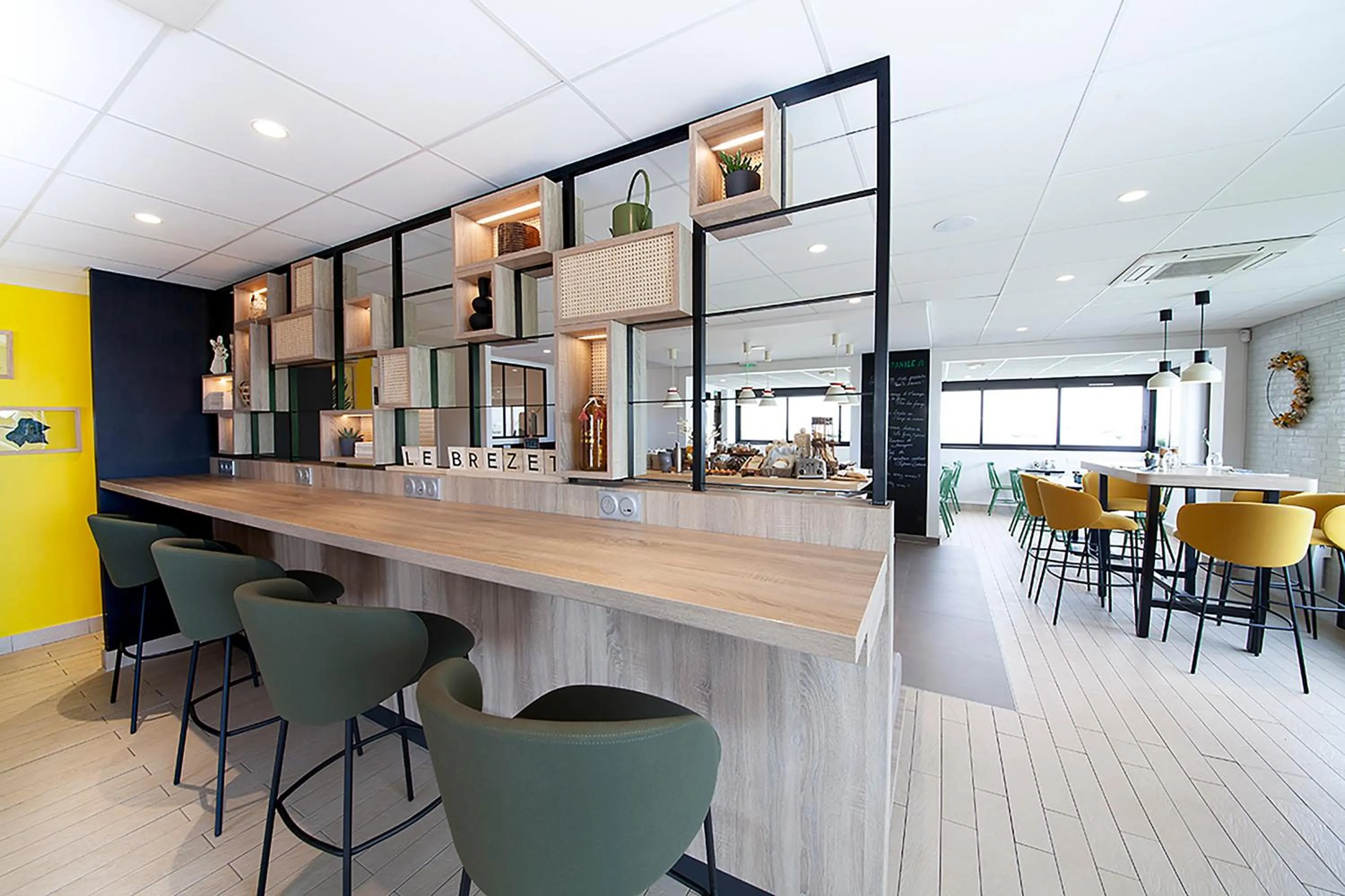 Restaurant/places to eat in Campanile Clermont Ferrand - Le Brezet