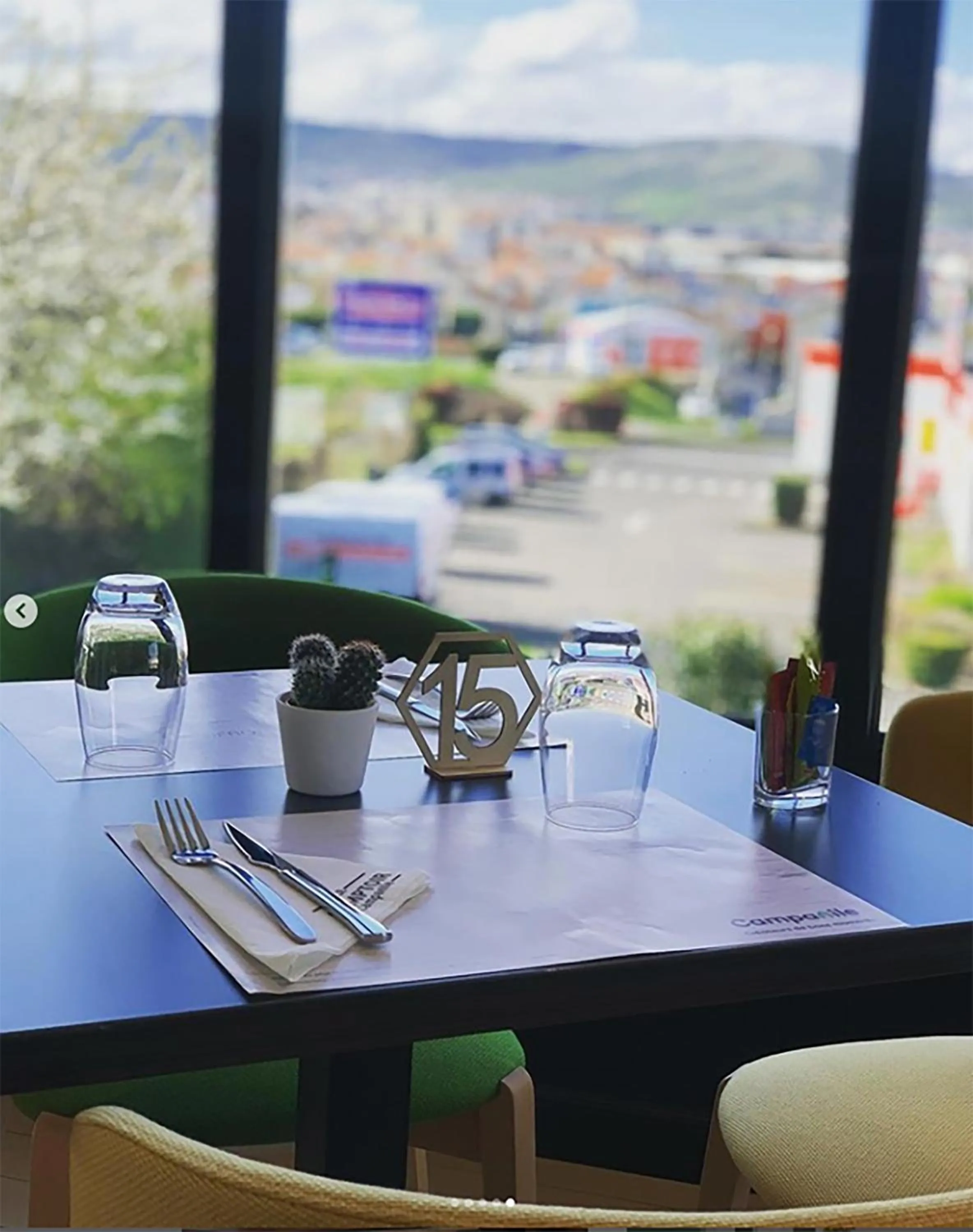 Restaurant/places to eat in Campanile Clermont Ferrand - Le Brezet