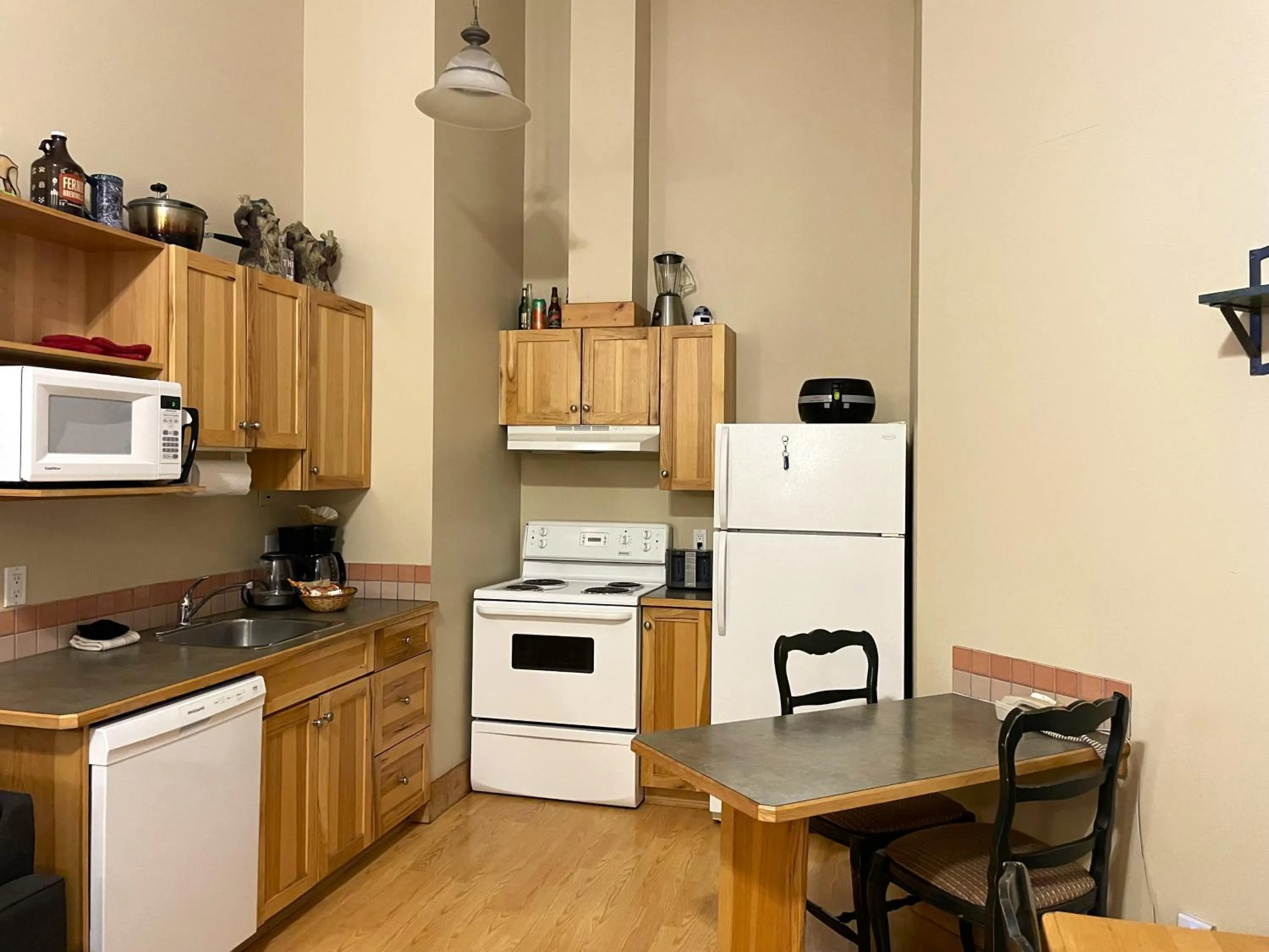 Kitchen or kitchenette in Cornerstone Lodge by Park Vacation Management