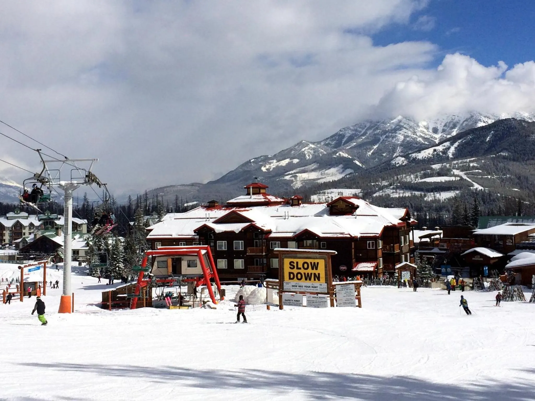 Facade/entrance in Cornerstone Lodge by Park Vacation Management