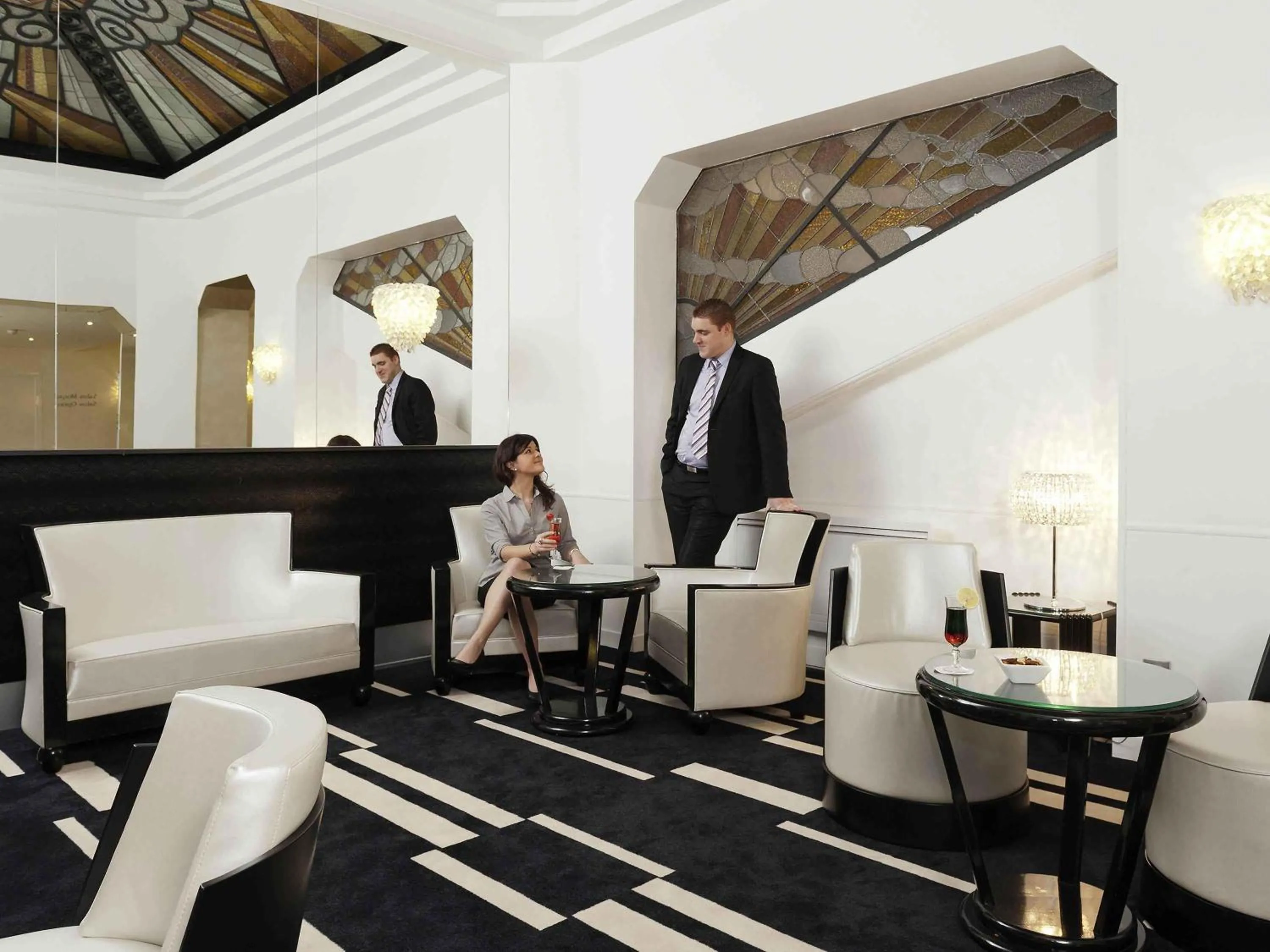 Lounge or bar in Mercure Paris Opéra Faubourg Montmartre