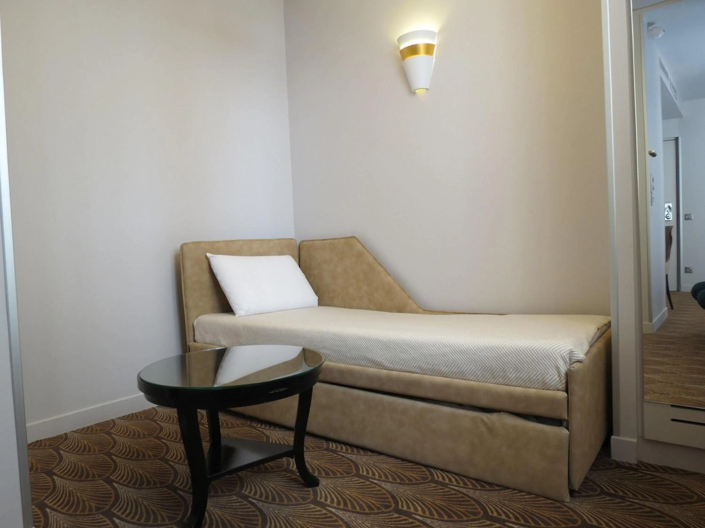 Bedroom in Mercure Paris Opéra Faubourg Montmartre