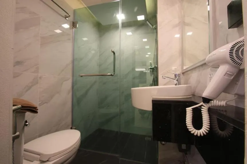 Shower in Pratunam Atrium Hotel