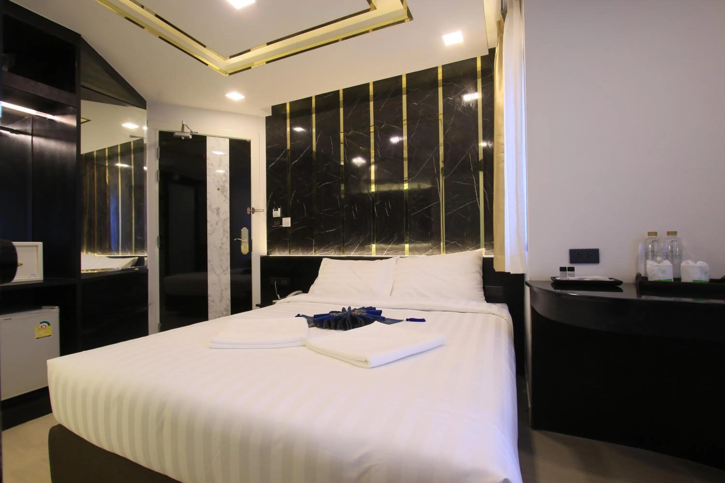 Bed in Pratunam Atrium Hotel