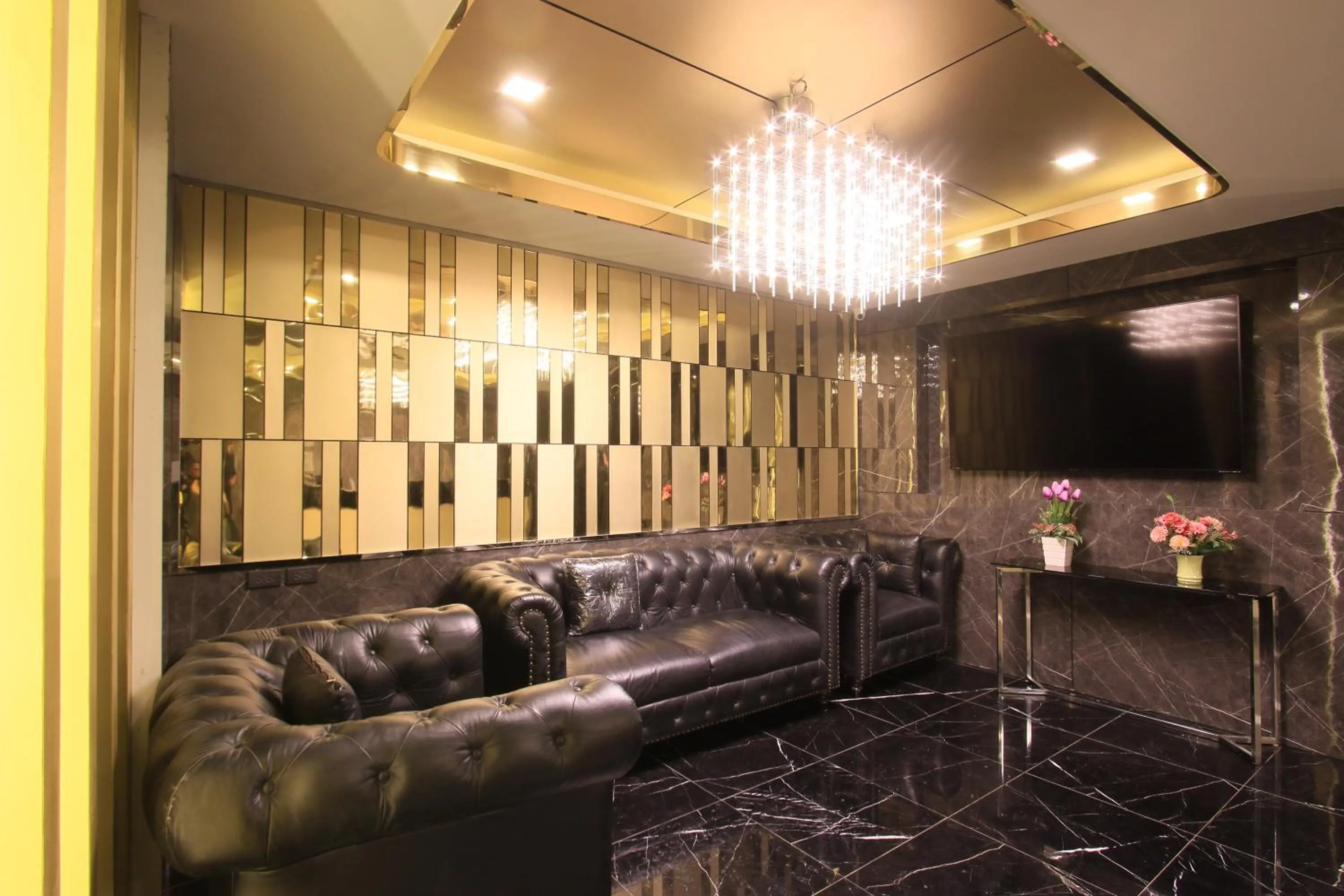 Pratunam Atrium Hotel