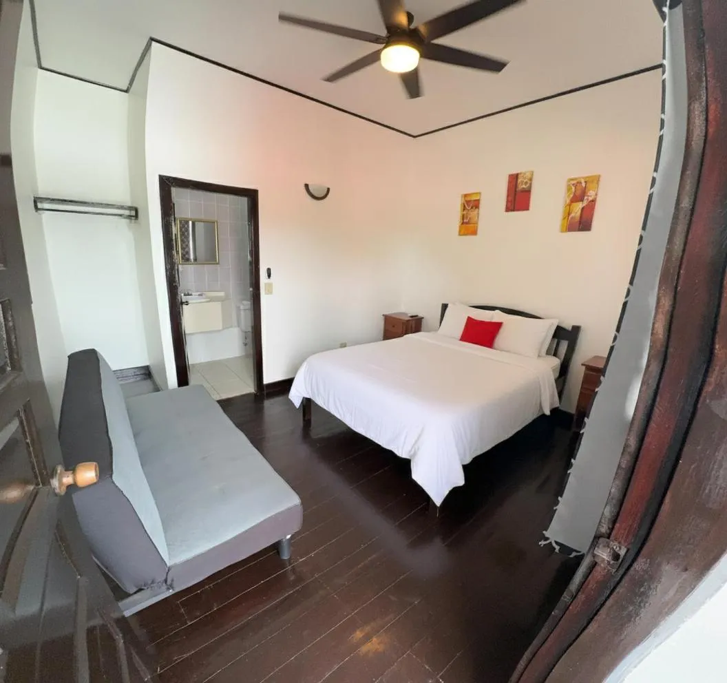 Bed in Serenade Hotel