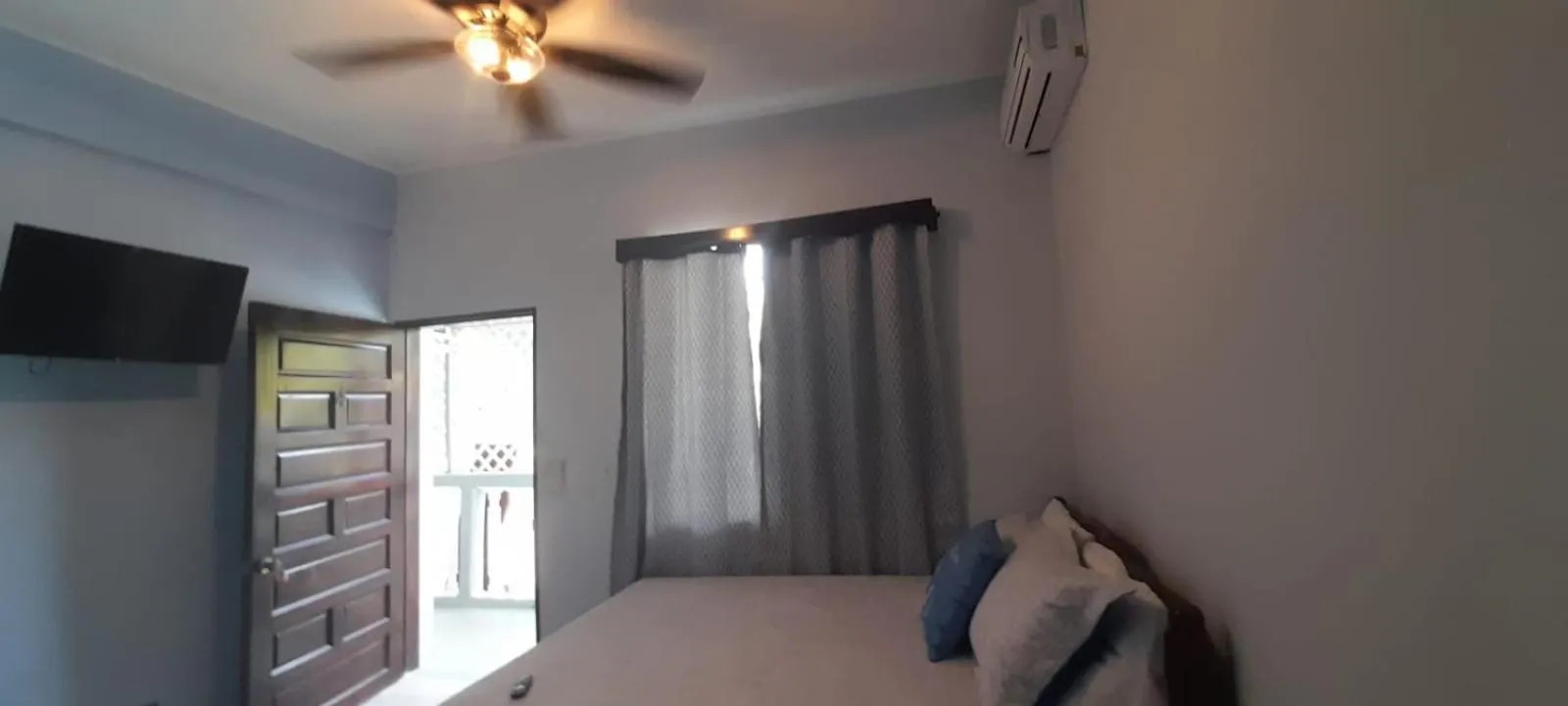 Bed in Serenade Hotel