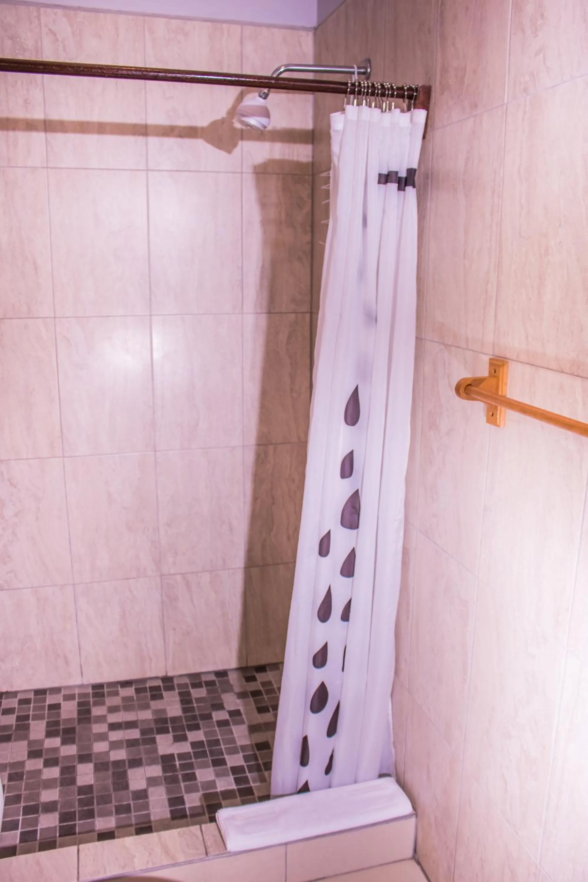 Bathroom in Serenade Hotel