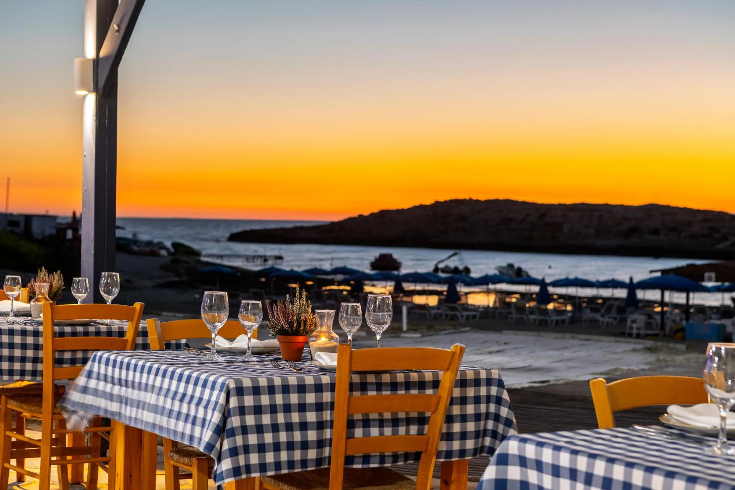 Restaurant/places to eat in Chrysomare Beach Hotel & Resort