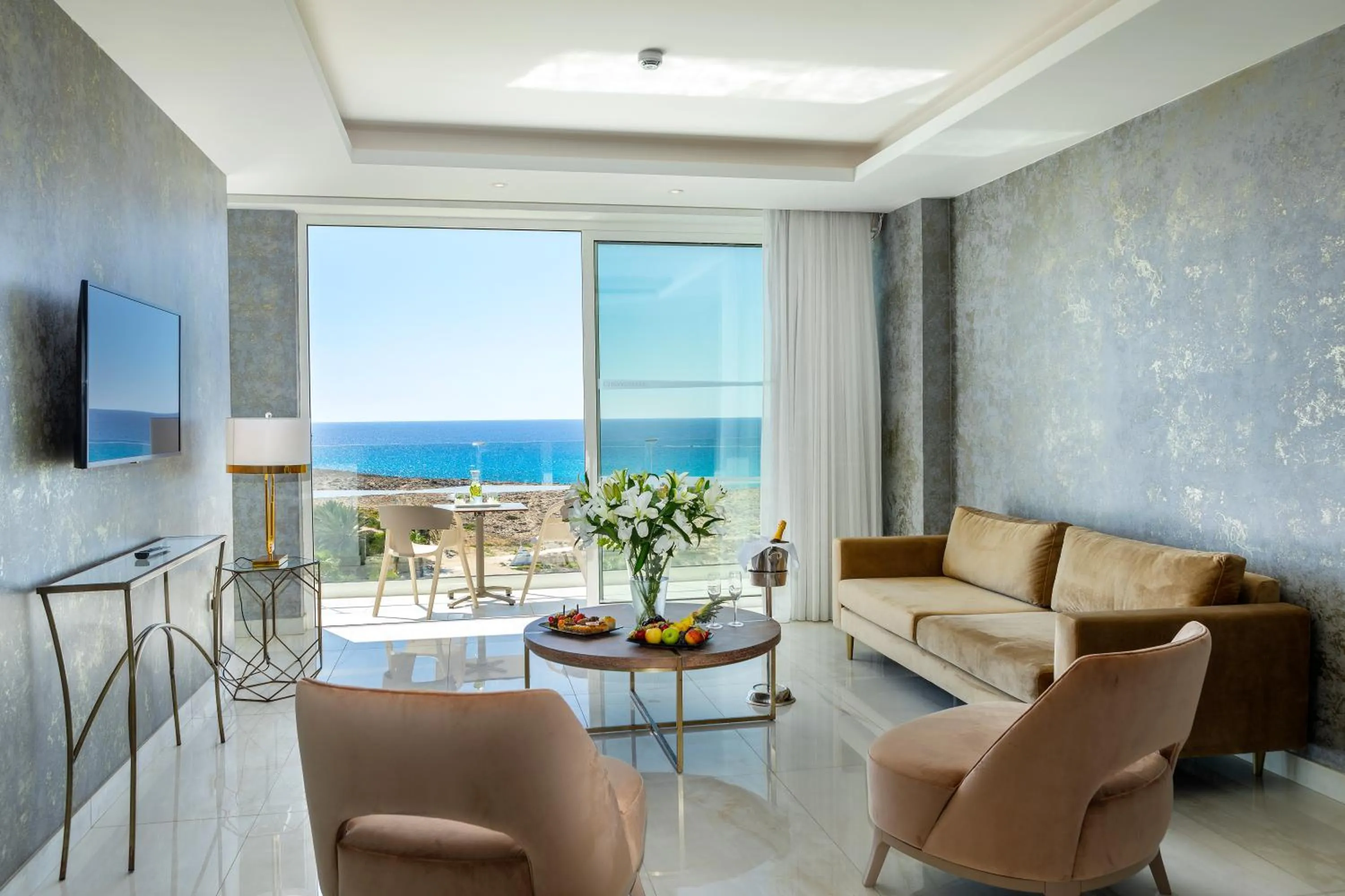 TV and multimedia in Chrysomare Beach Hotel & Resort