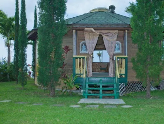 Communal lounge/ TV room in Banyan Tree Sanctuary Guest House