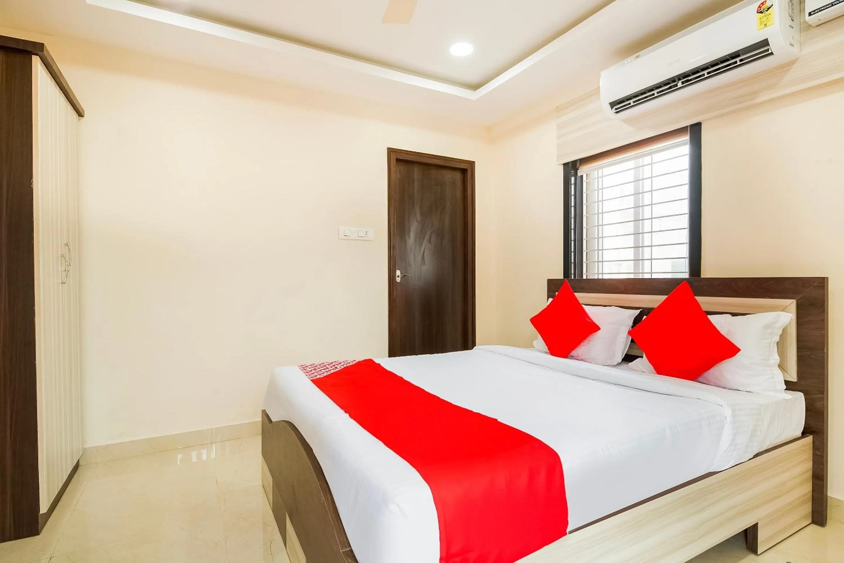 Bedroom, Bed in Super Capital O RR Towers by CJ