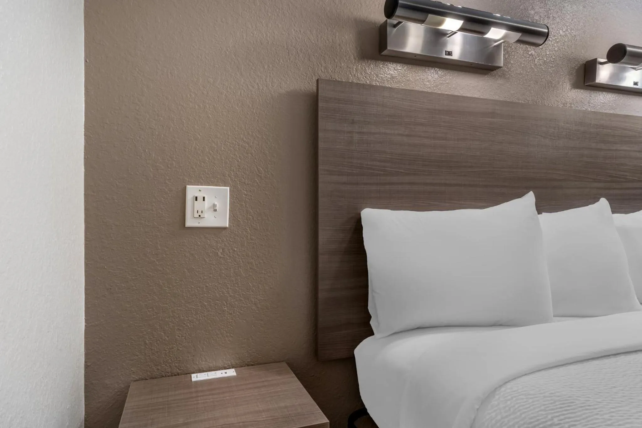 Photo of the whole room in Red Roof Inn Houston Brookhollow