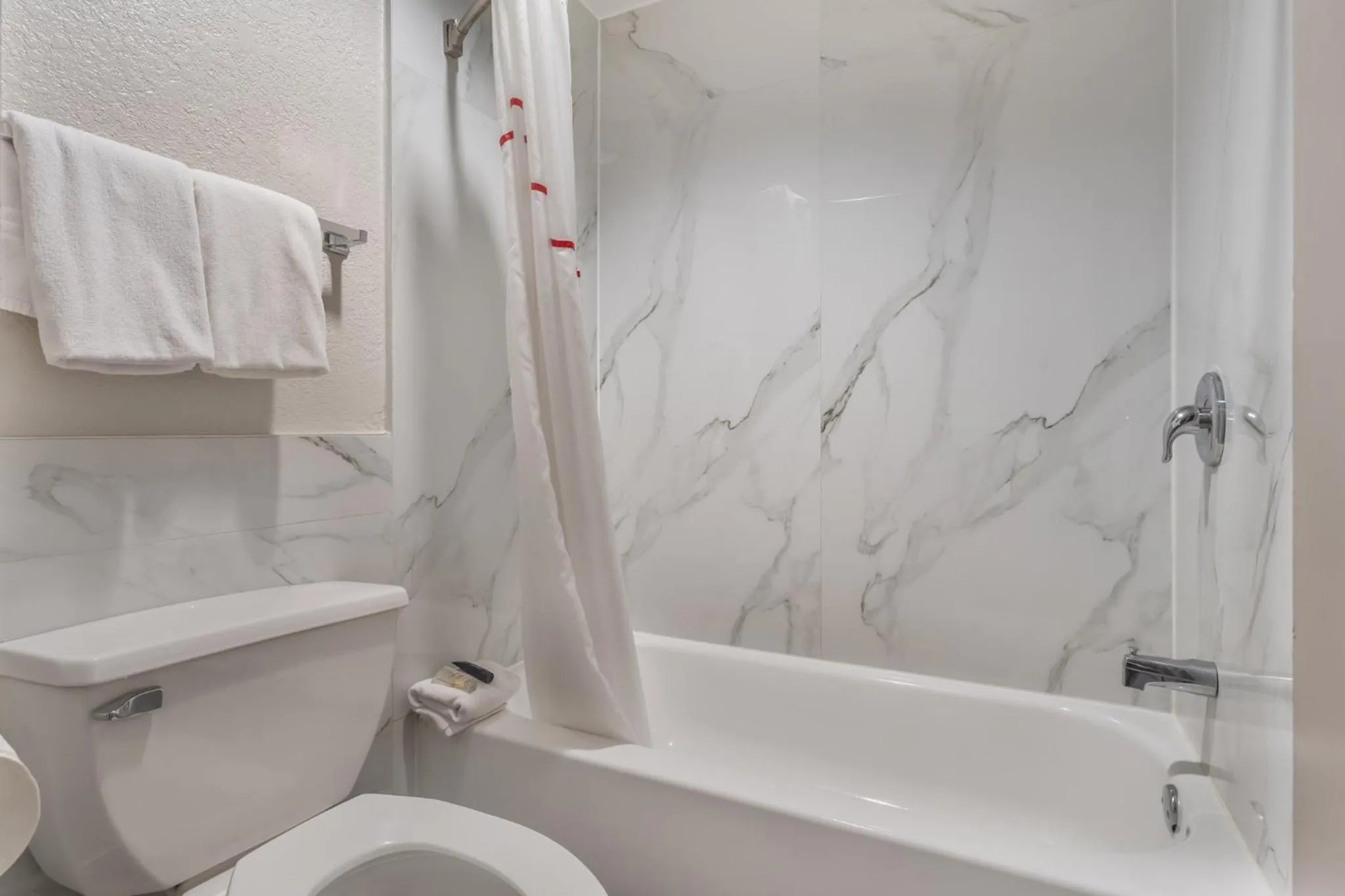 Bathroom in Red Roof Inn Houston Brookhollow