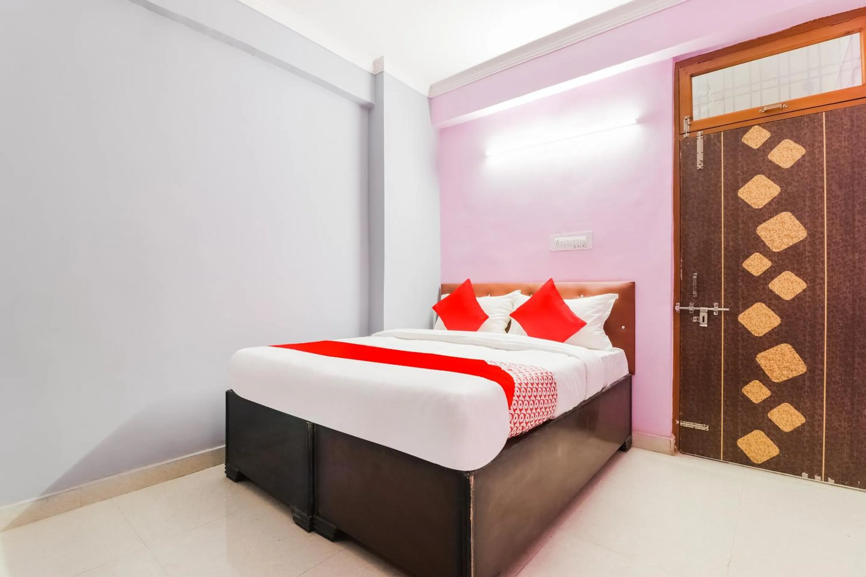 Bedroom, Bed in Hotel O by OYO Kalawati Palace