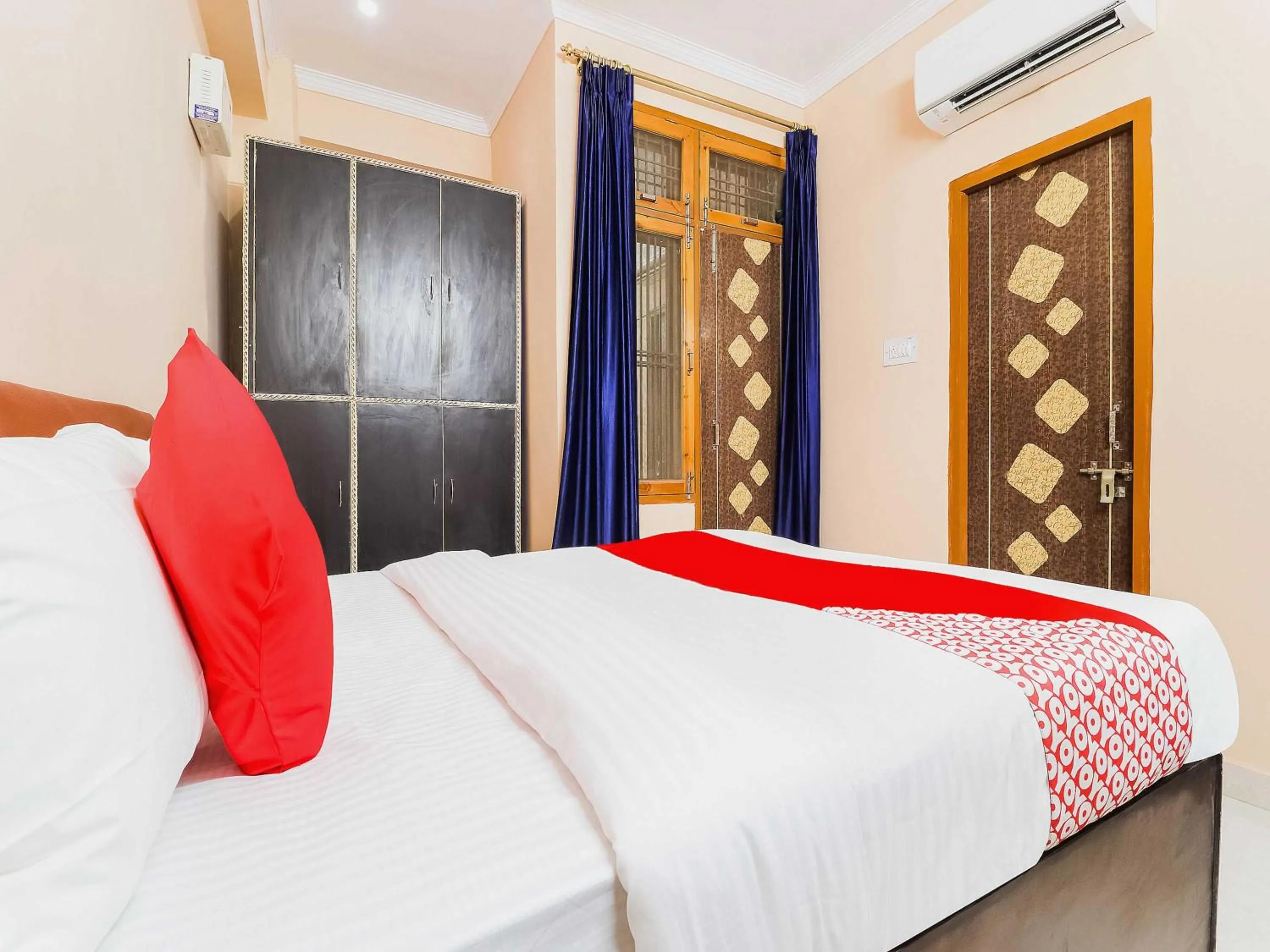 Bedroom, Bed in Hotel O by OYO Kalawati Palace