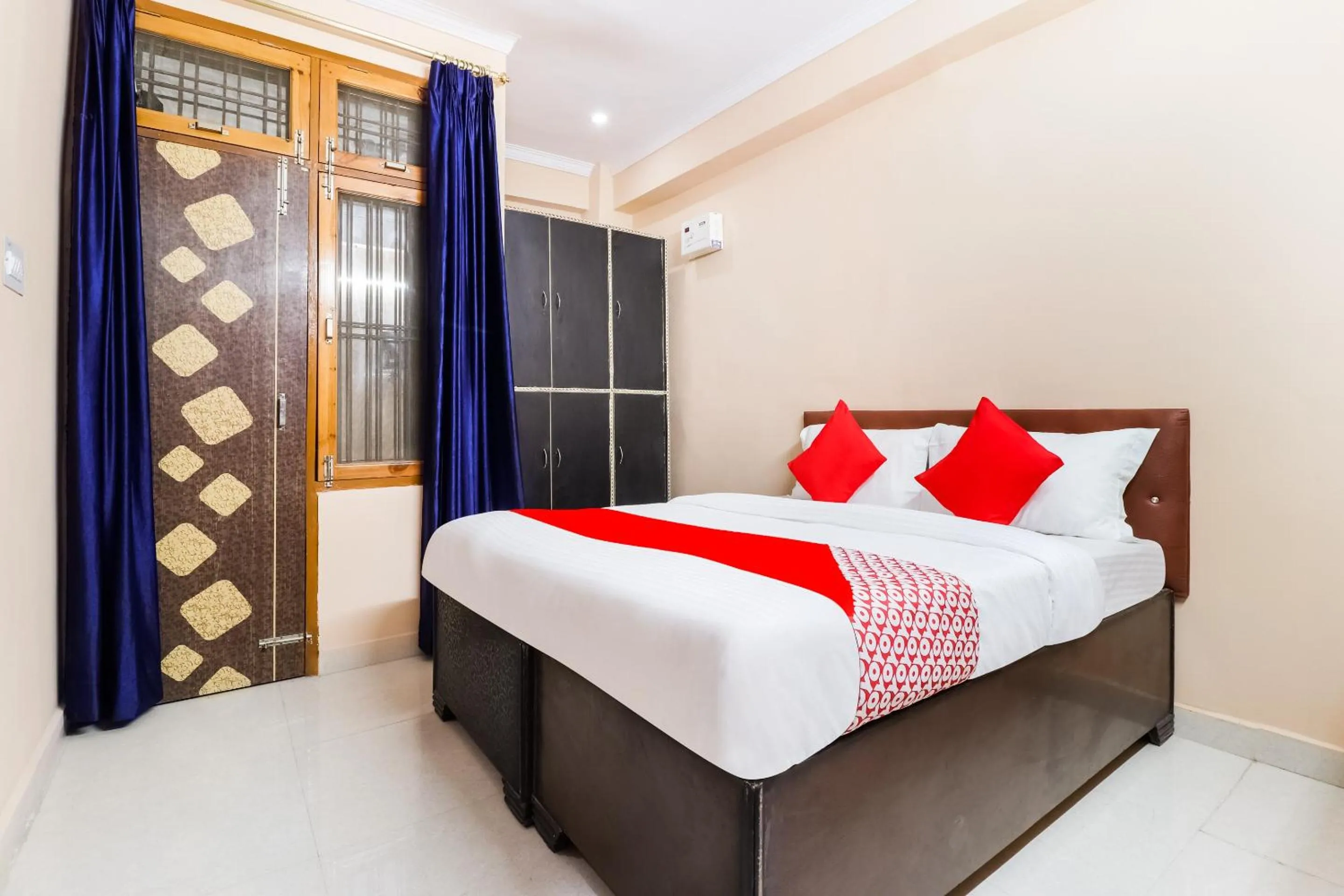 Bedroom, Bed in Hotel O by OYO Kalawati Palace
