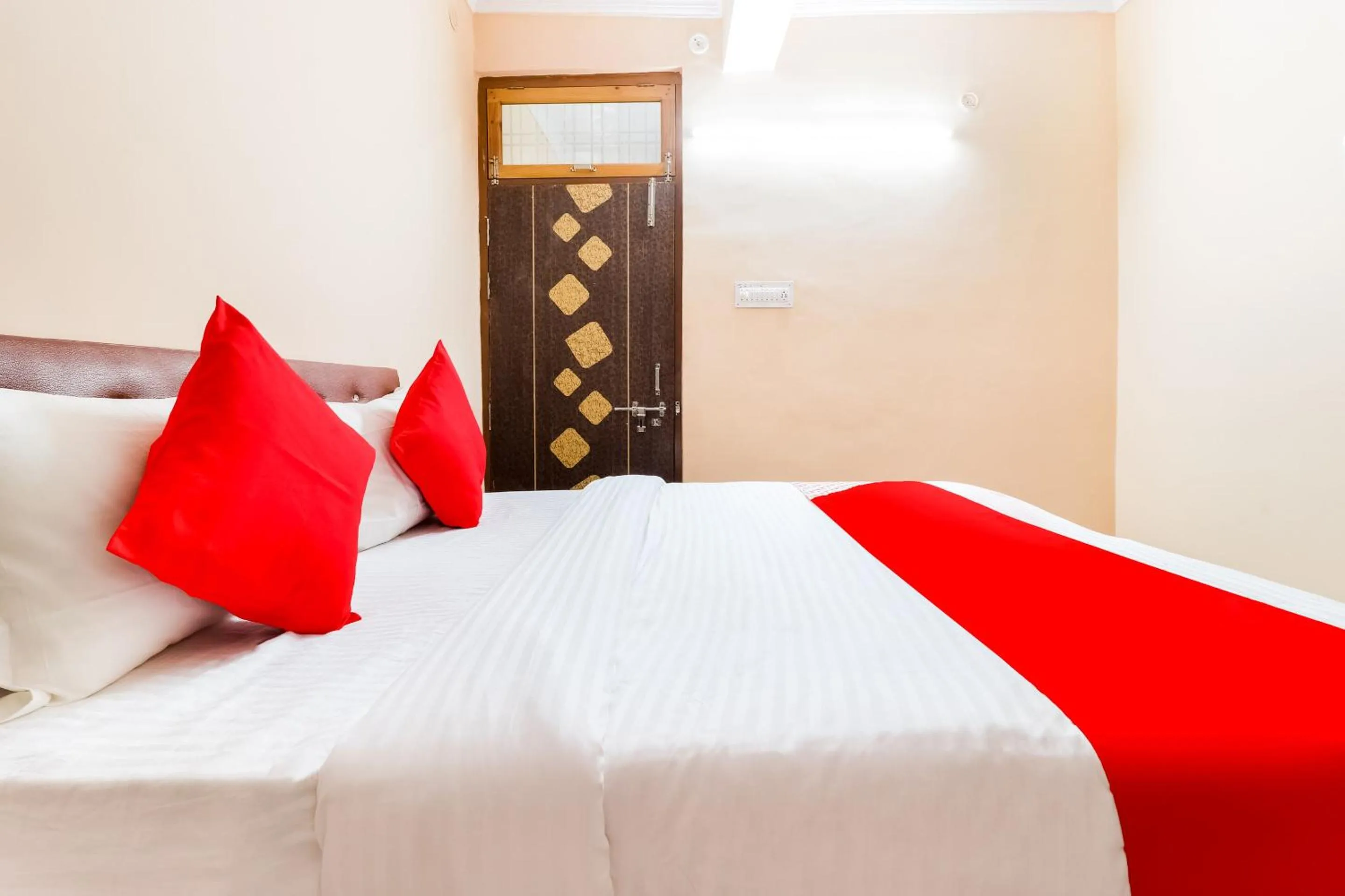Bedroom, Bed in Hotel O by OYO Kalawati Palace