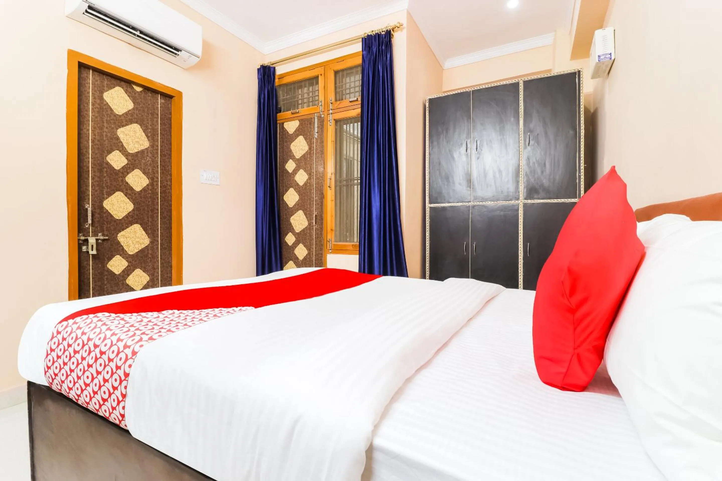Bedroom, Bed in Hotel O by OYO Kalawati Palace